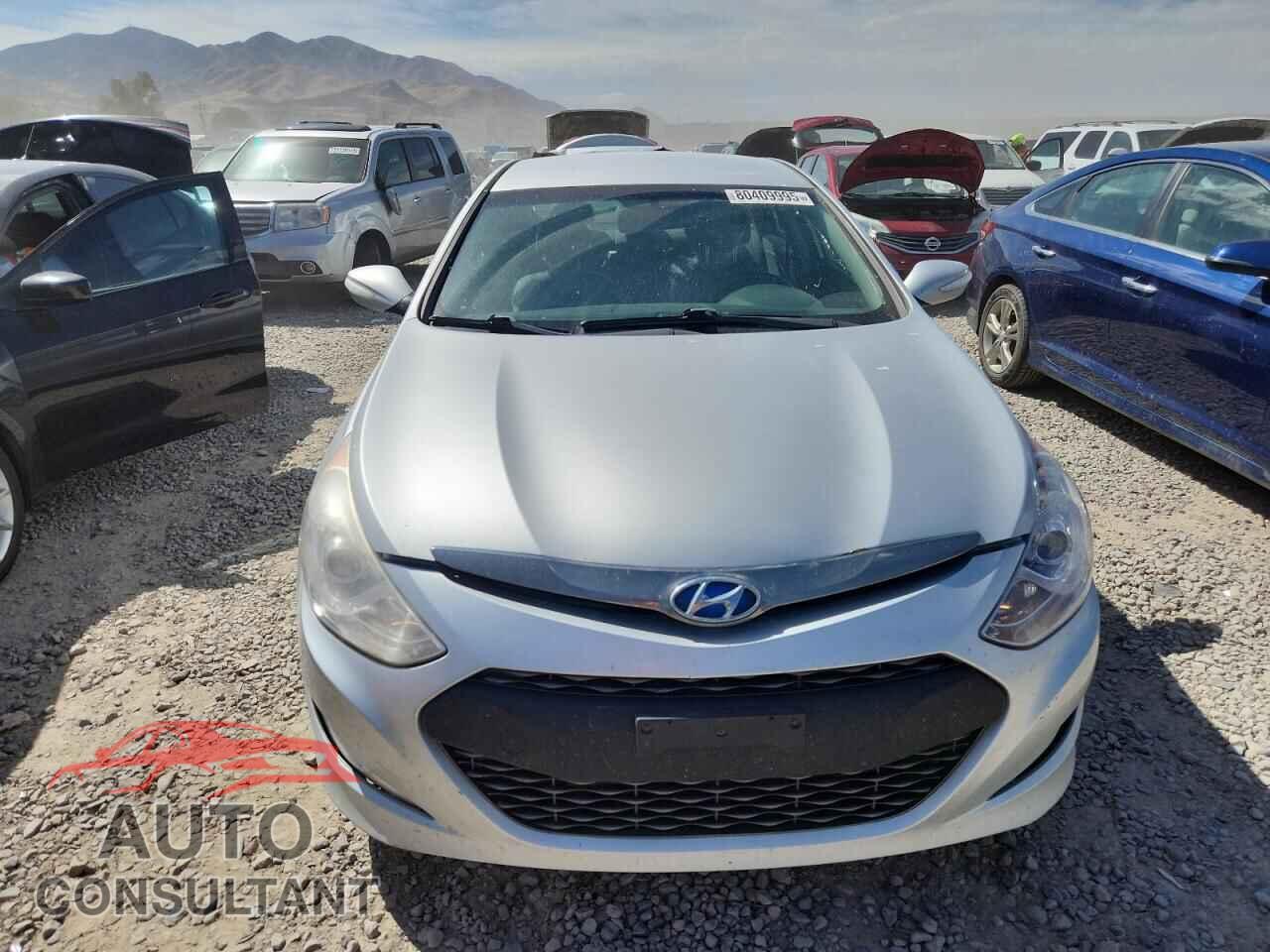 HYUNDAI SONATA 2013 - KMHEC4A49DA083249