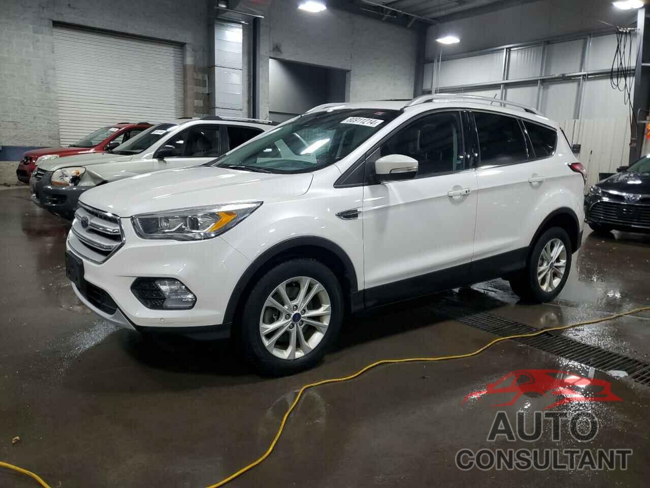 FORD ESCAPE 2018 - 1FMCU9J97JUA18035
