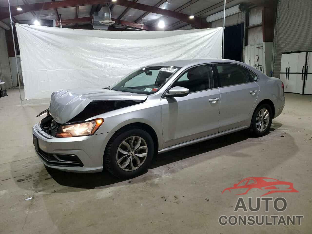 VOLKSWAGEN PASSAT 2017 - 1VWAT7A31HC033366