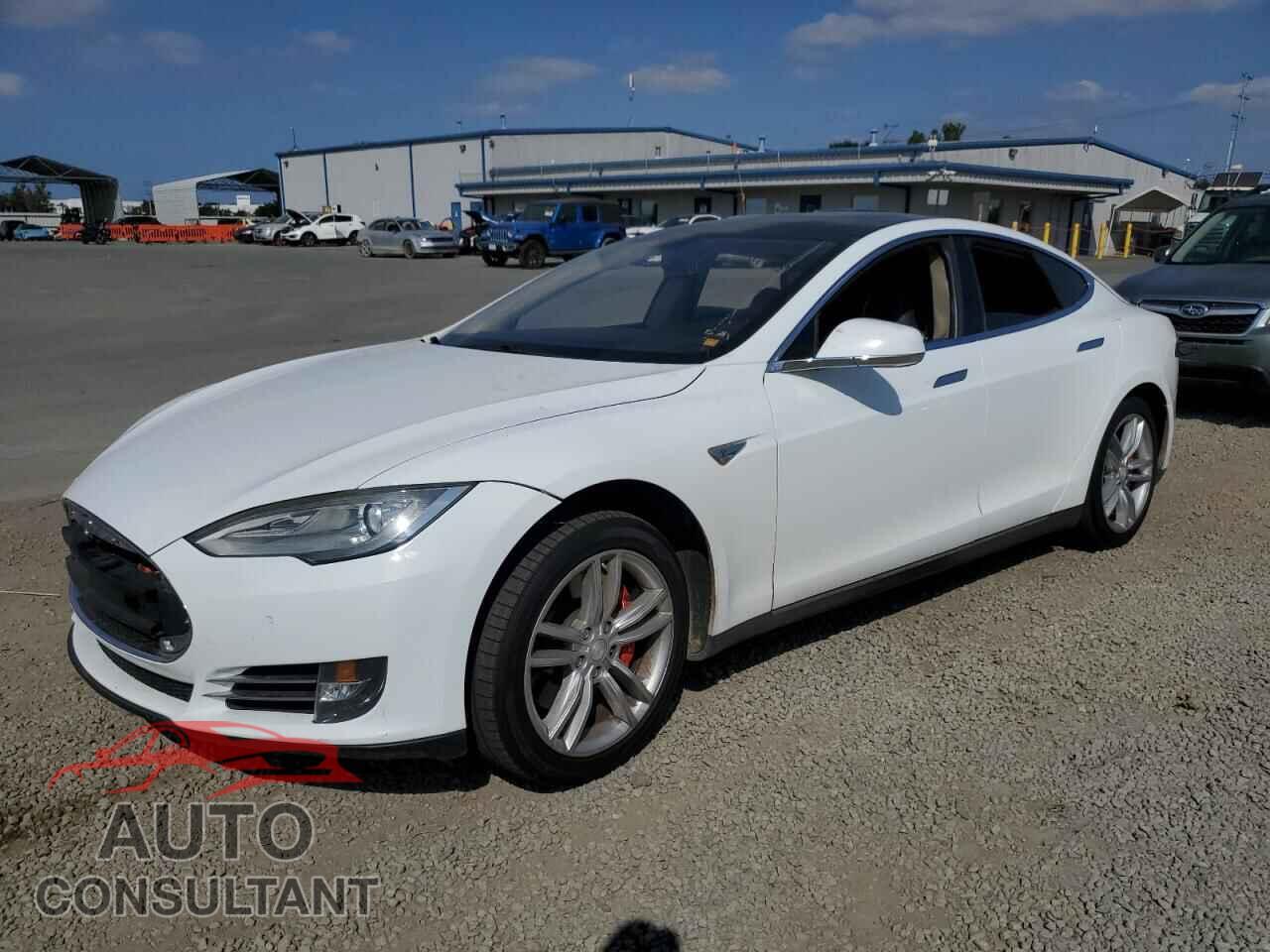 TESLA MODEL S 2013 - 5YJSA1DP6DFP10837