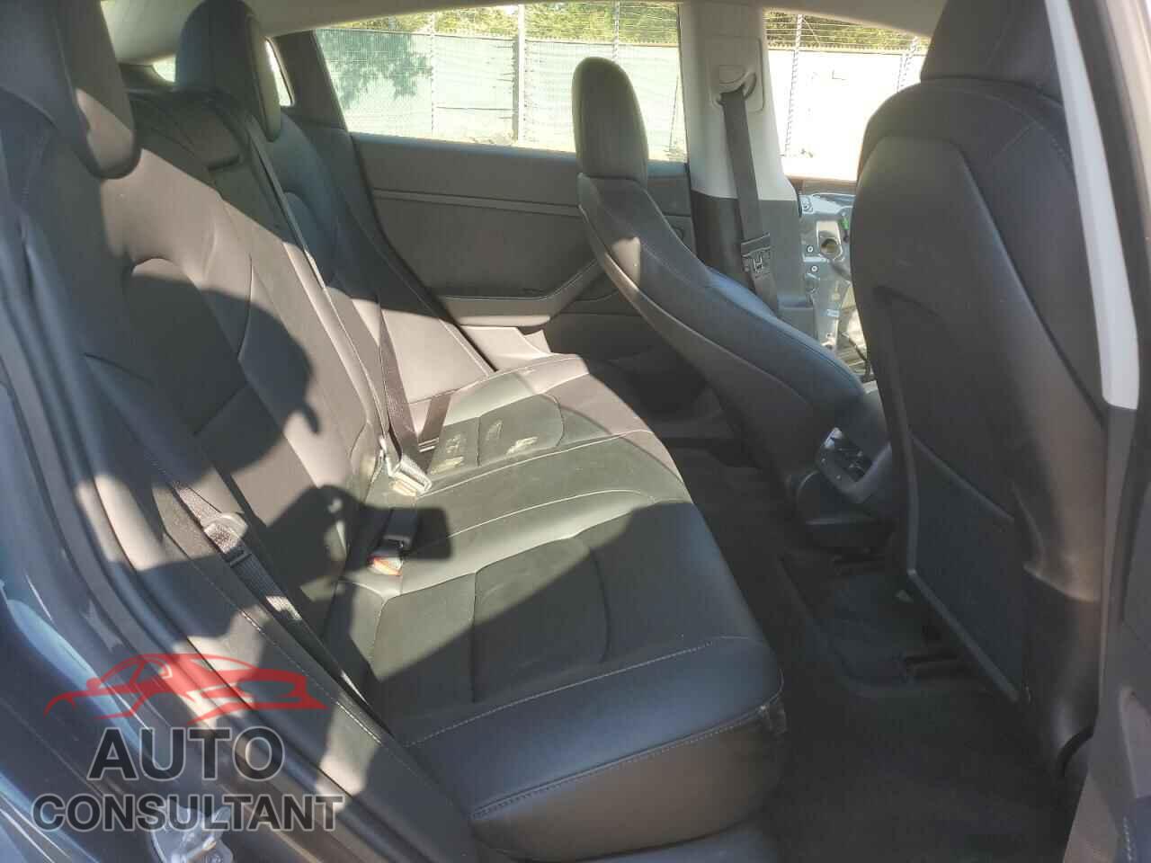 TESLA MODEL 3 2019 - 5YJ3E1EB6KF192155