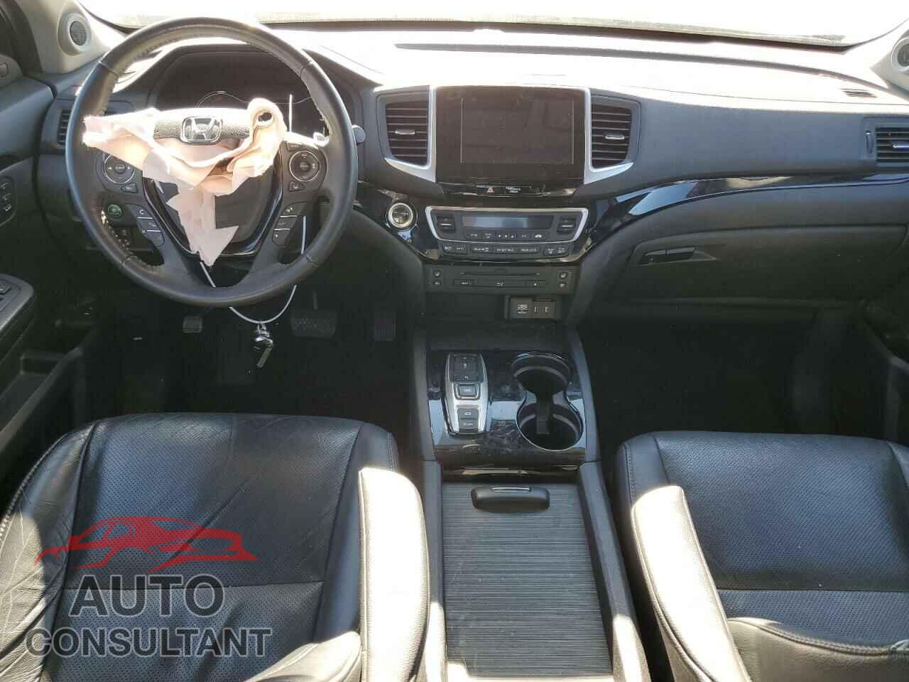HONDA PILOT 2017 - 5FNYF6H05HB088792