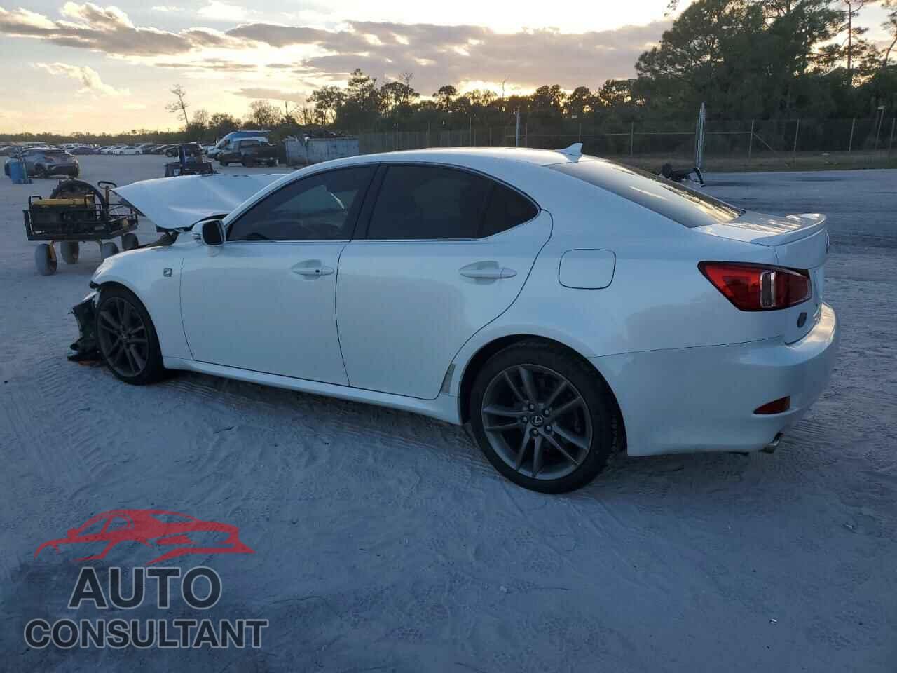 LEXUS IS 2011 - JTHBF5C28B5136477