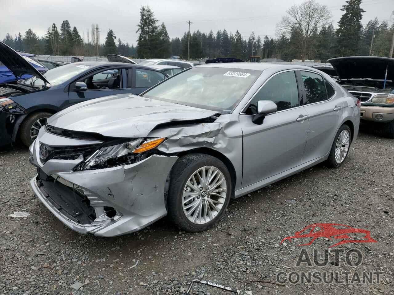 TOYOTA CAMRY 2018 - 4T1B11HK2JU511250