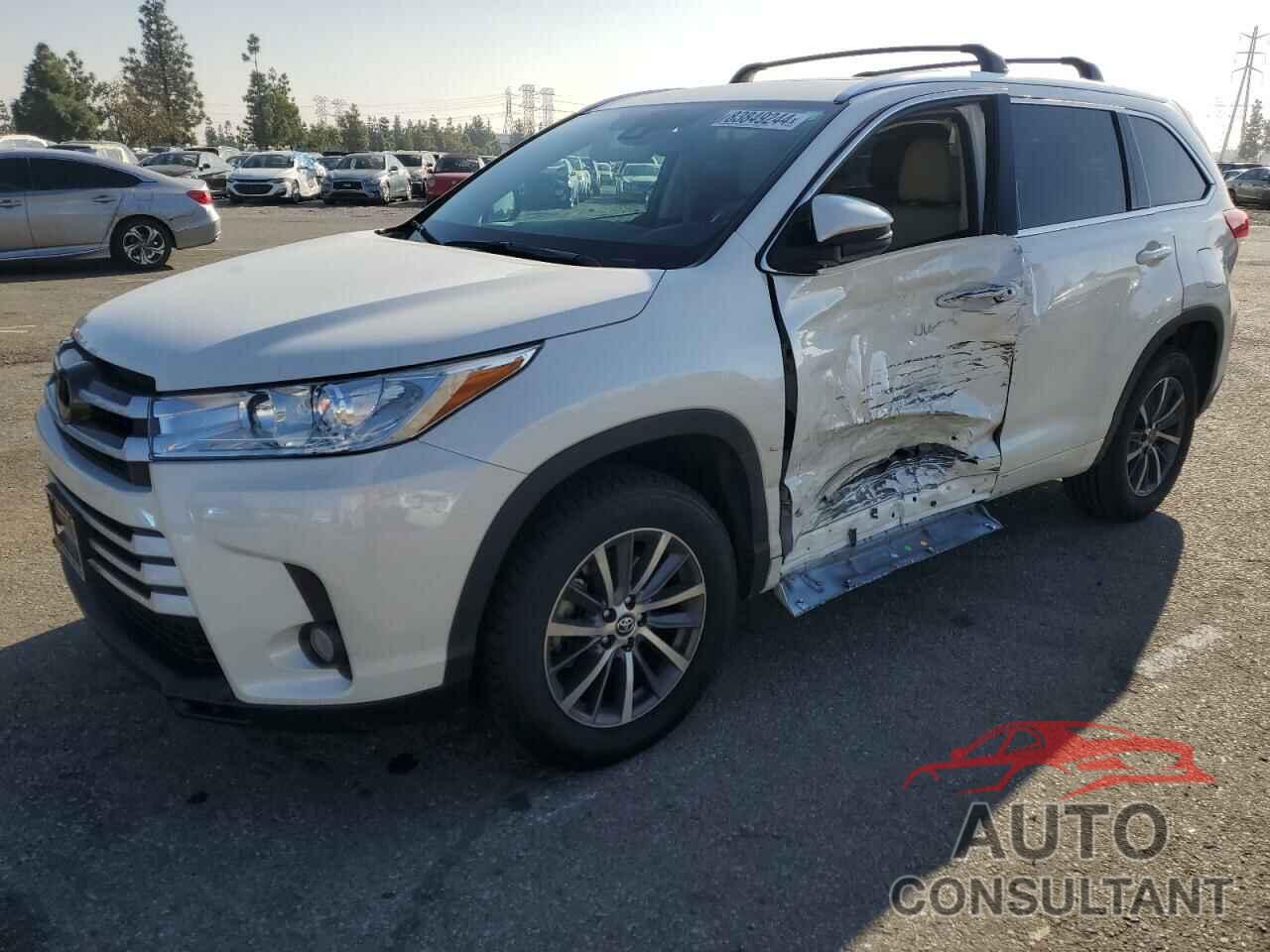 TOYOTA HIGHLANDER 2018 - 5TDKZRFH9JS532264