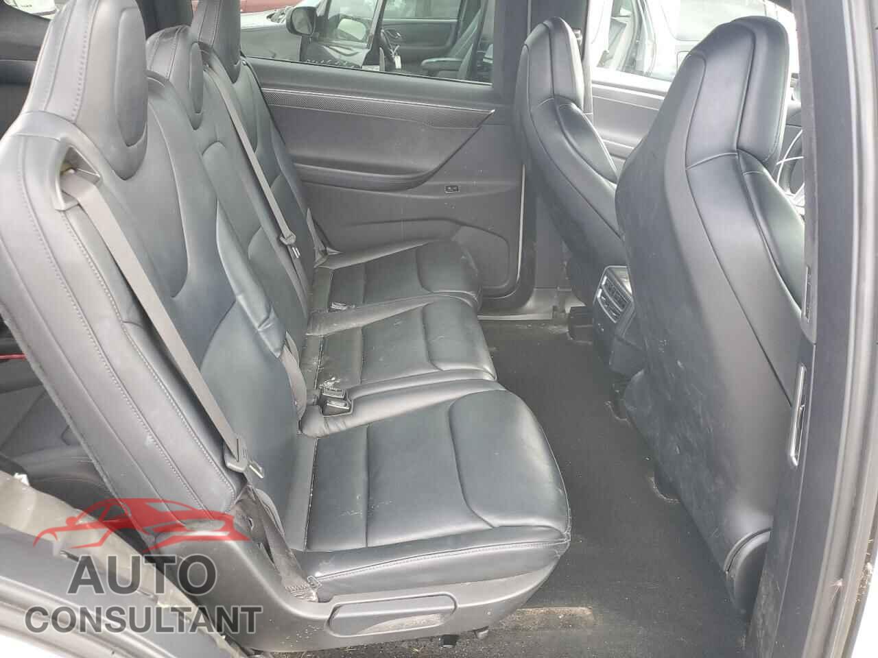 TESLA MODEL X 2018 - 5YJXCAE27JF091891