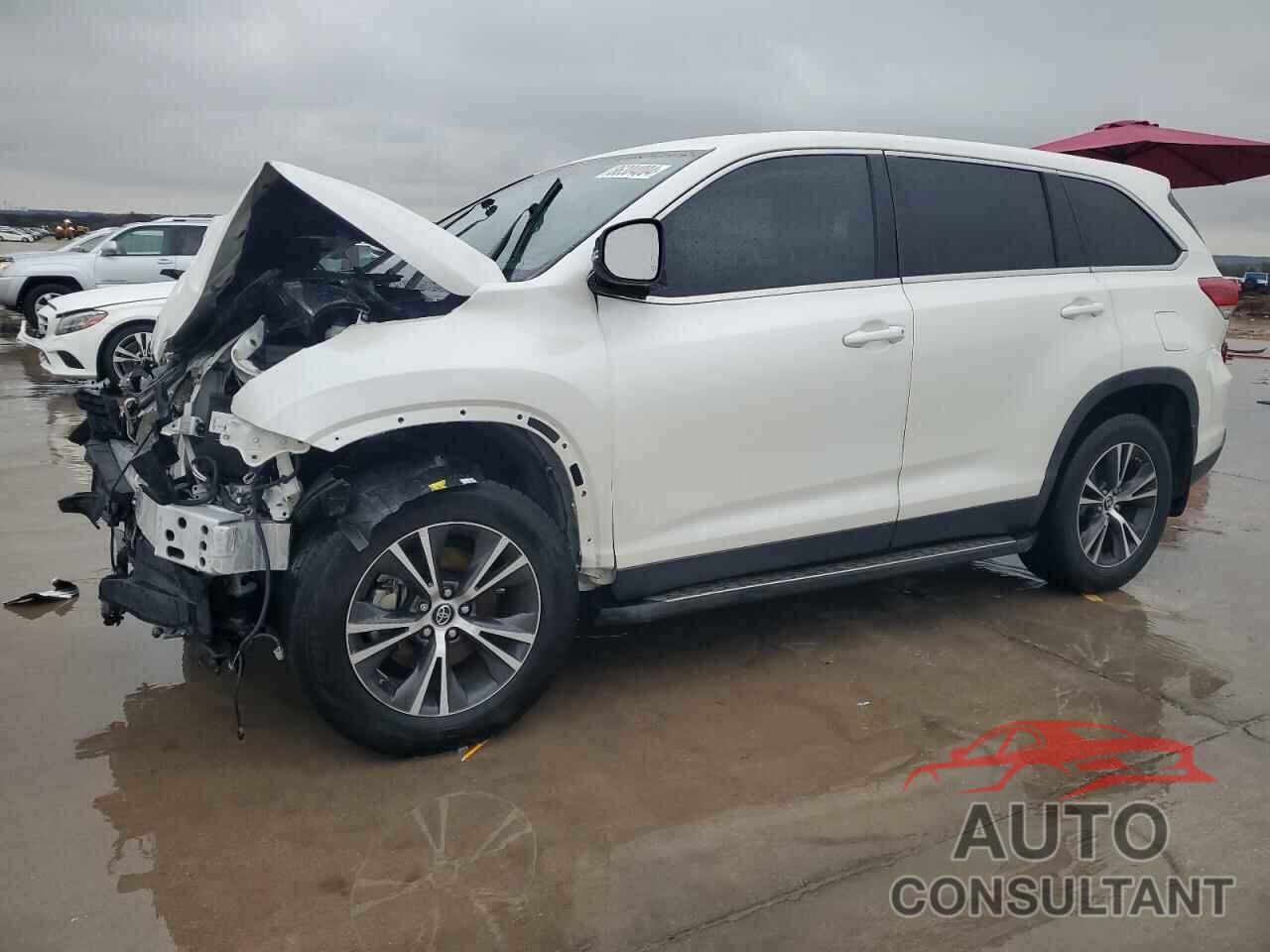 TOYOTA HIGHLANDER 2019 - 5TDZARFH3KS050199