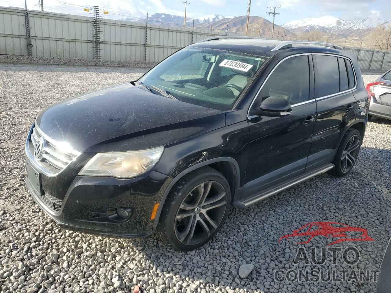 VOLKSWAGEN TIGUAN 2011 - WVGBV7AX1BW523862