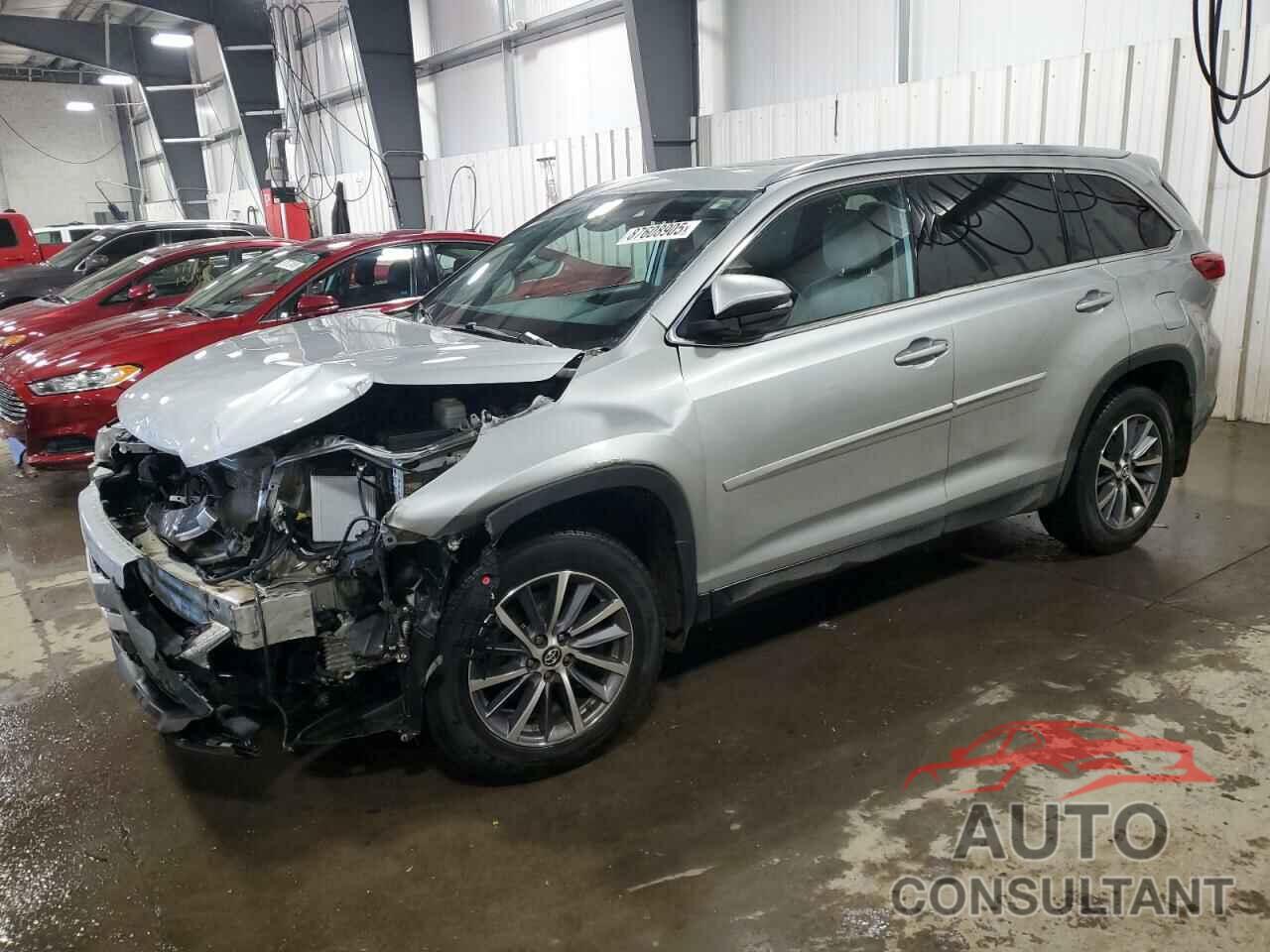 TOYOTA HIGHLANDER 2019 - 5TDJZRFH7KS590192