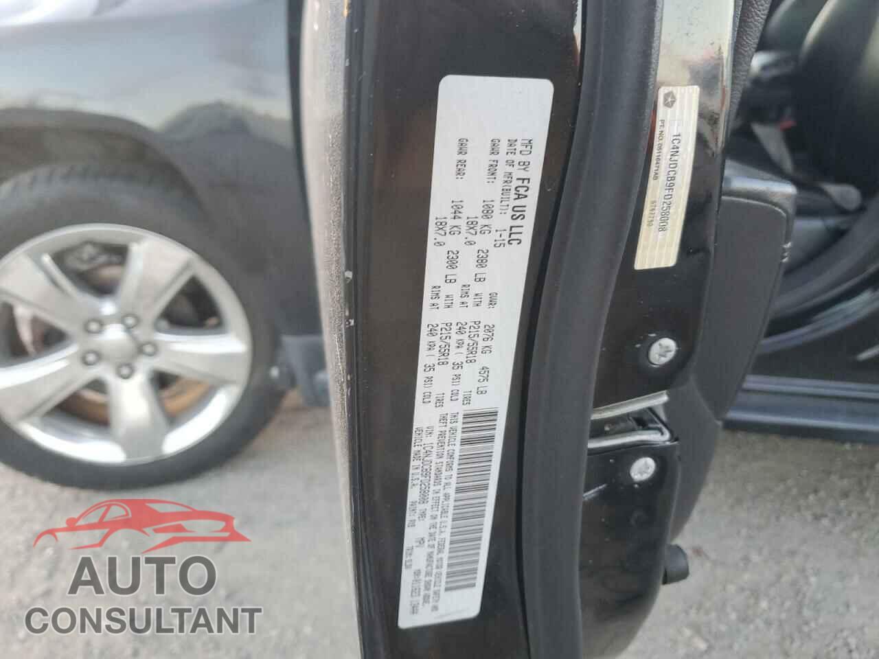 JEEP COMPASS 2015 - 1C4NJDCB9FD258008