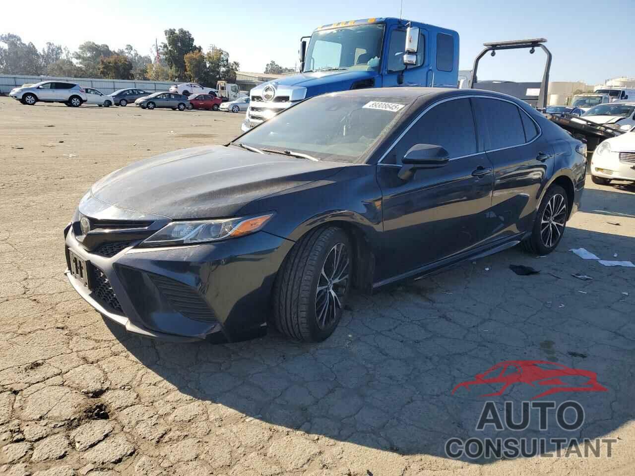 TOYOTA CAMRY 2018 - 4T1B11HK0JU649675