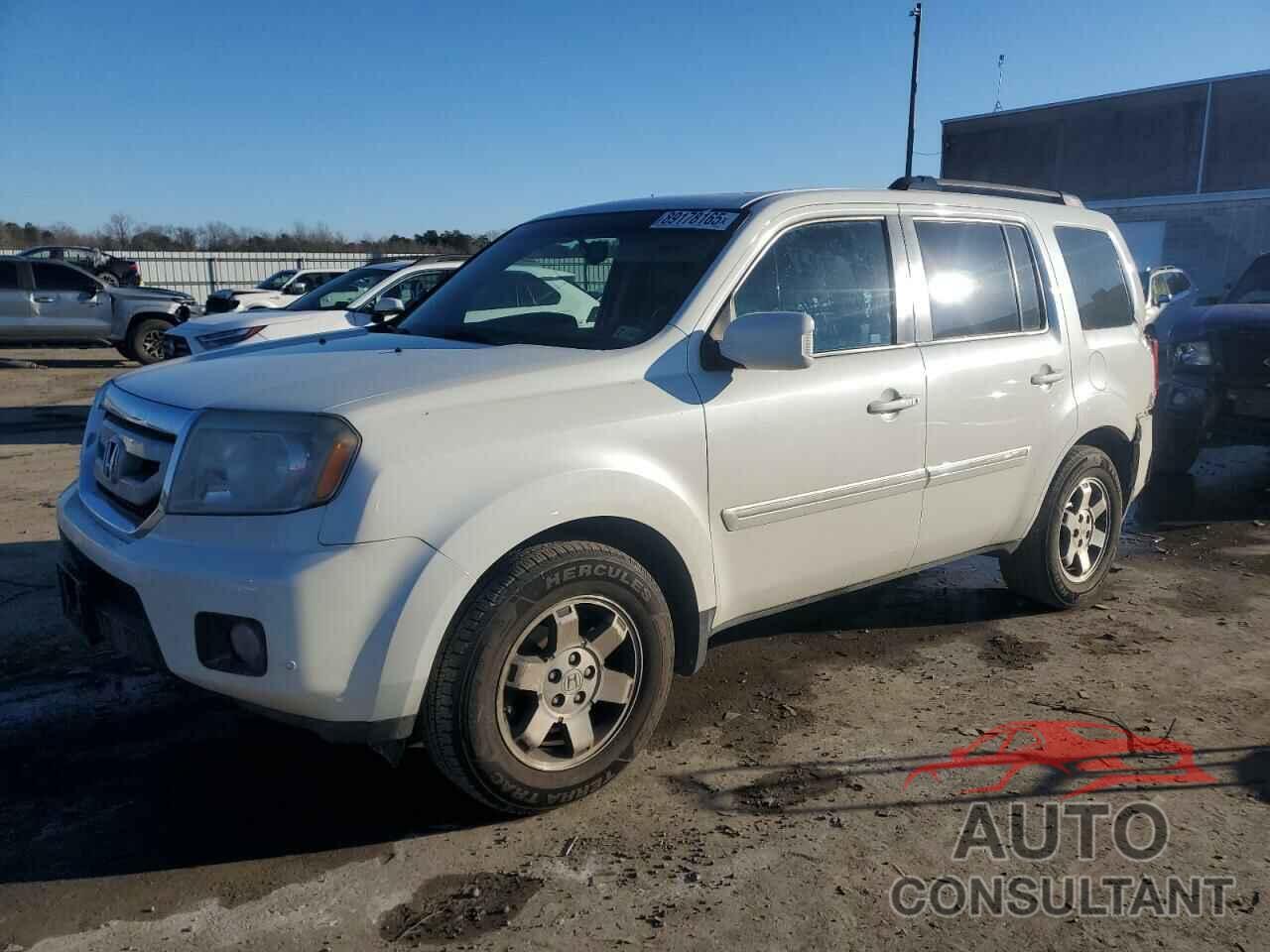 HONDA PILOT 2011 - 5FNYF4H95BB043250