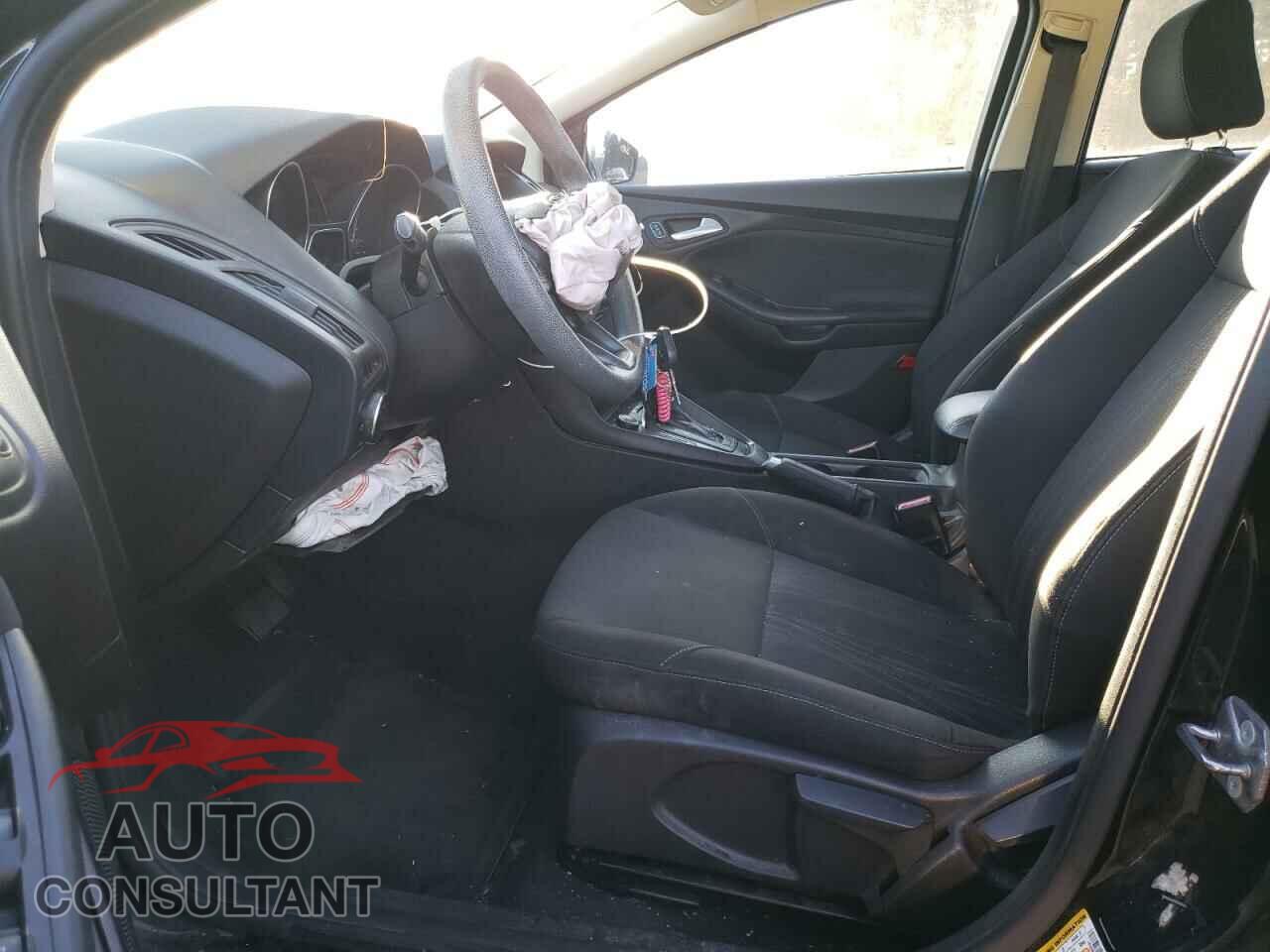 FORD FOCUS 2015 - 1FADP3F25FL246465
