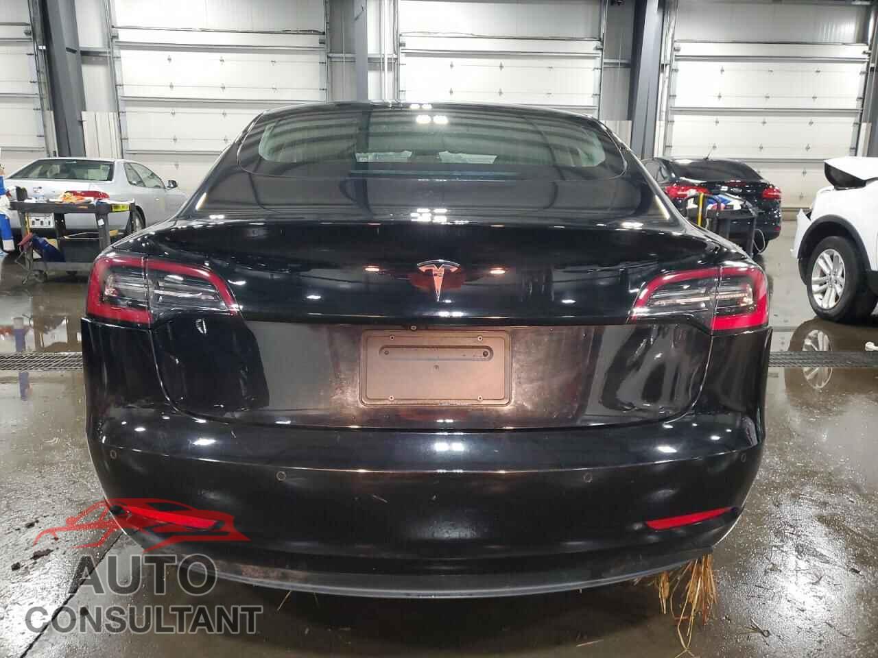 TESLA MODEL 3 2019 - 5YJ3E1EA1KF196914