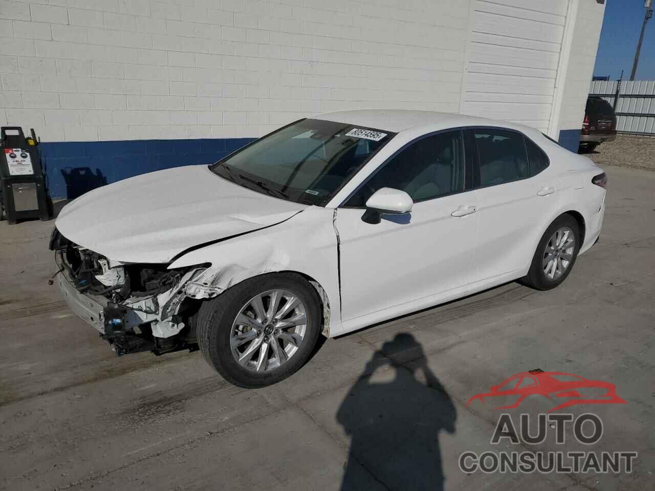 TOYOTA CAMRY 2018 - 4T1B11HK9JU129460