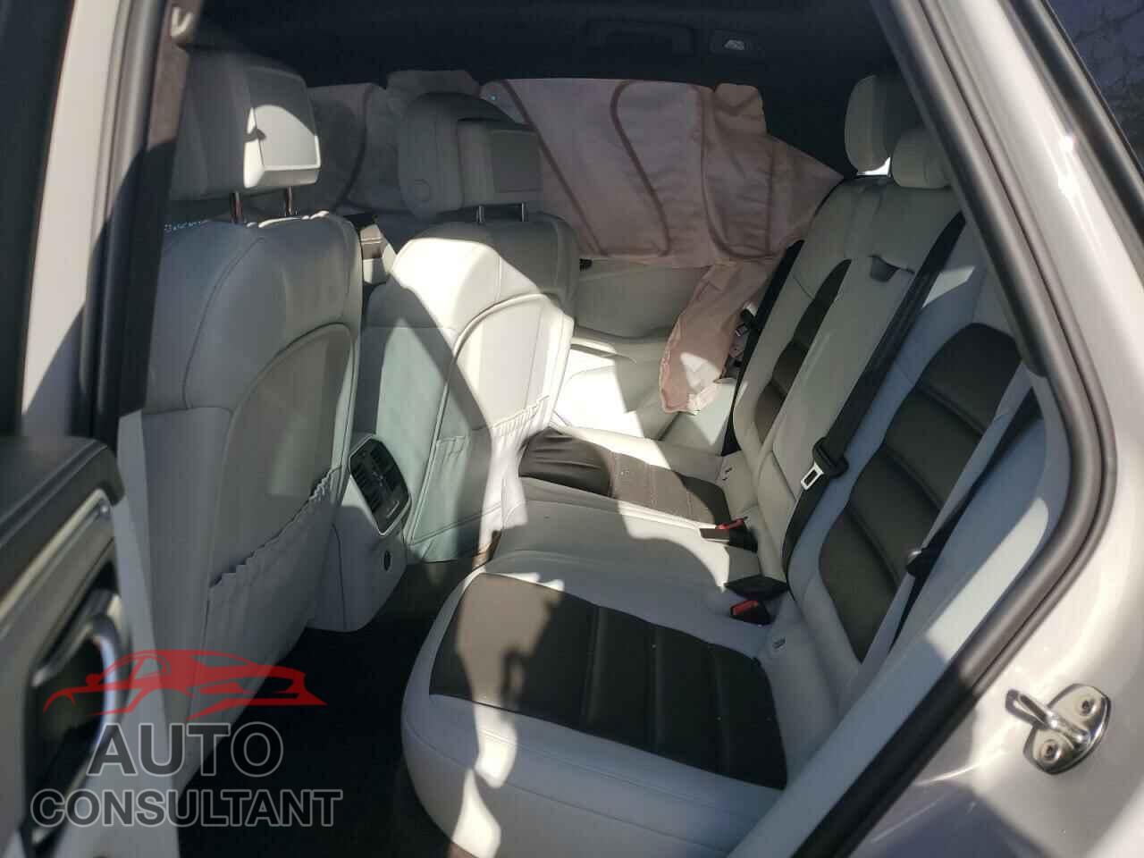 PORSCHE MACAN 2021 - WP1AF2A54MLB60829