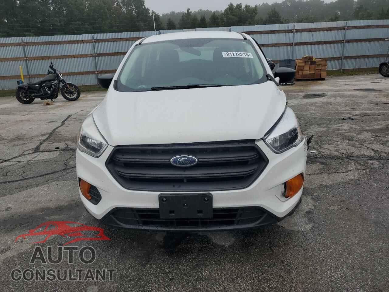 FORD ESCAPE 2017 - 1FMCU0F77HUC49756