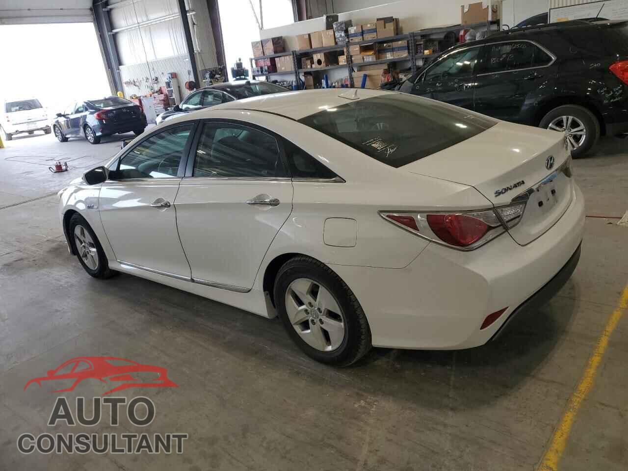 HYUNDAI SONATA 2012 - KMHEC4A49CA028332