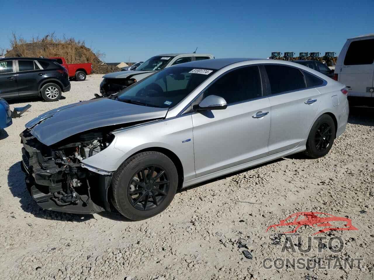 HYUNDAI SONATA 2018 - KMHE24L33JA082441