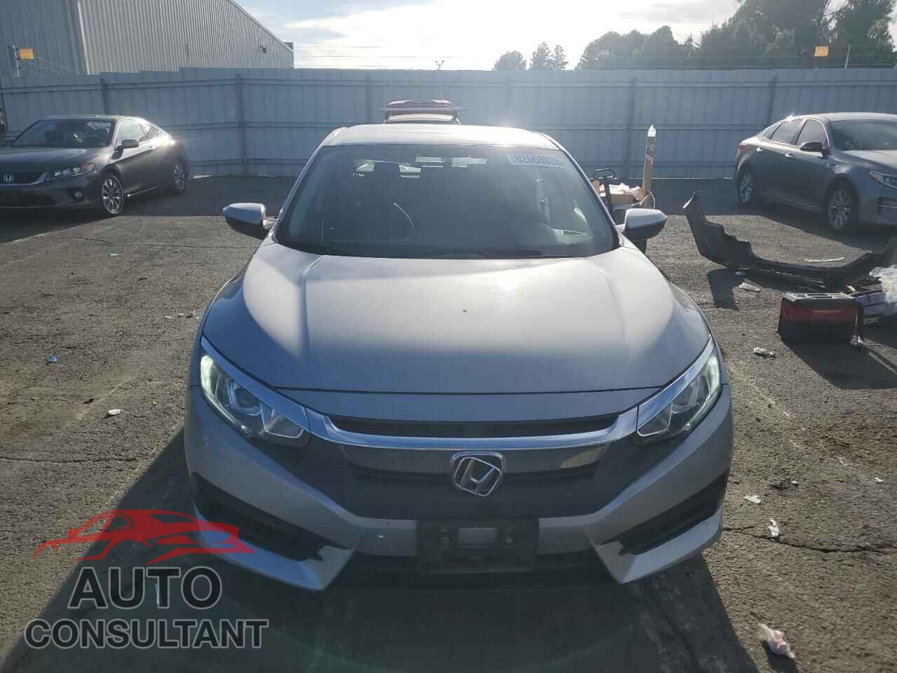 HONDA CIVIC 2018 - 2HGFC2F55JH534254