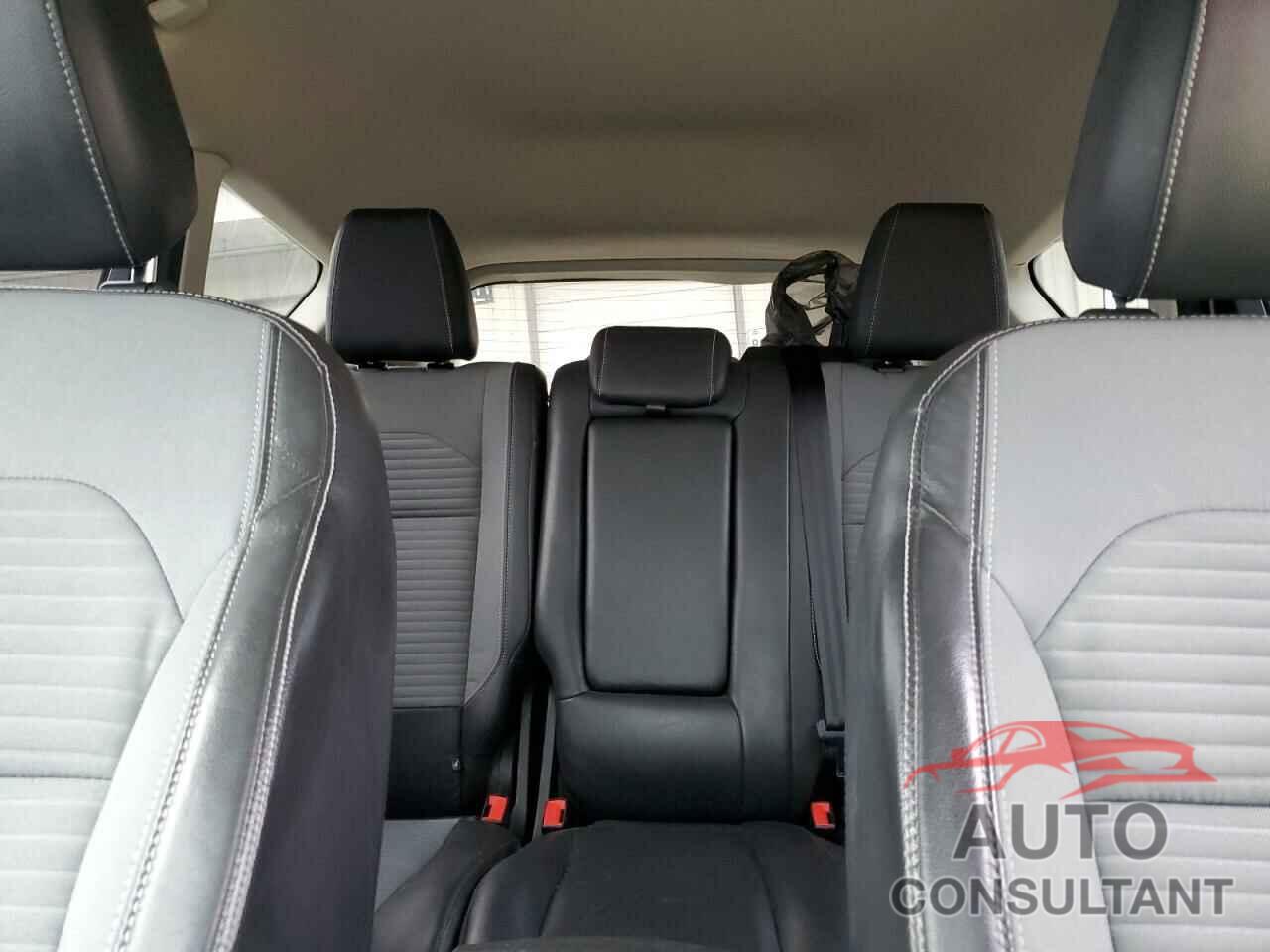 FORD ESCAPE 2018 - 1FMCU0GD2JUD27578