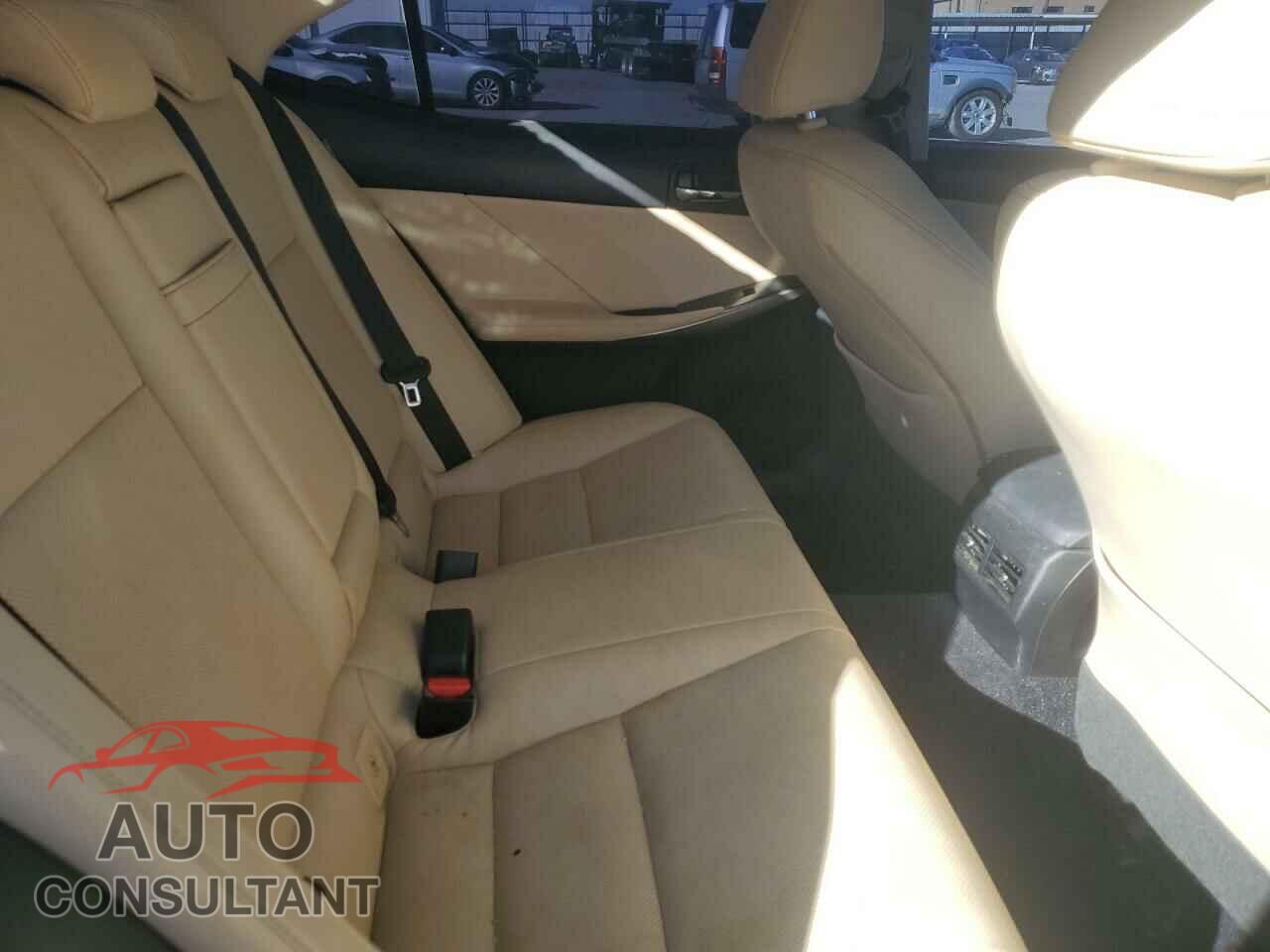 LEXUS IS 2014 - JTHBF1D24E5011326
