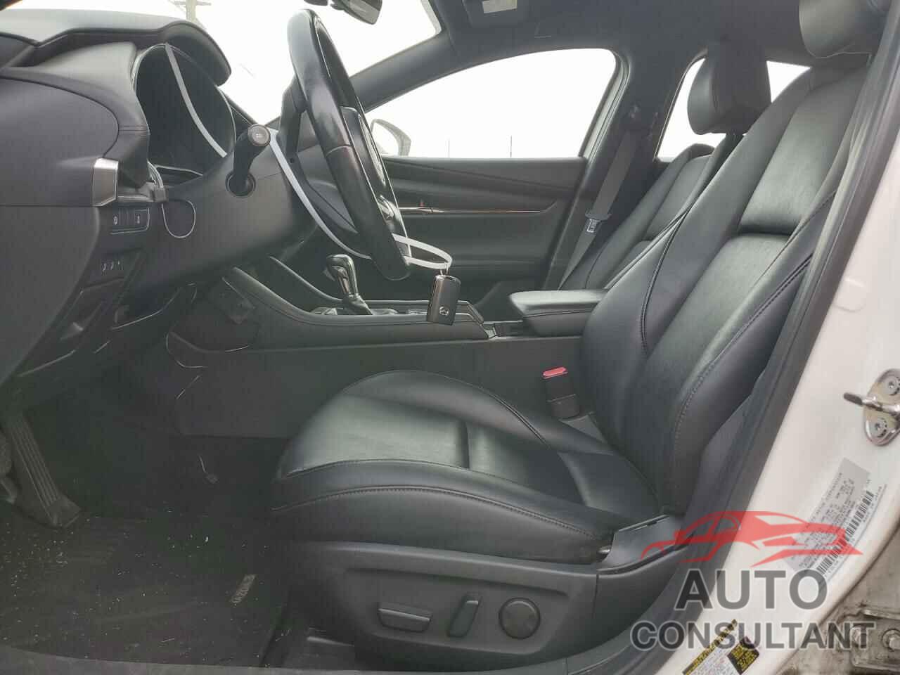 MAZDA 3 2019 - JM1BPBMM9K1141675