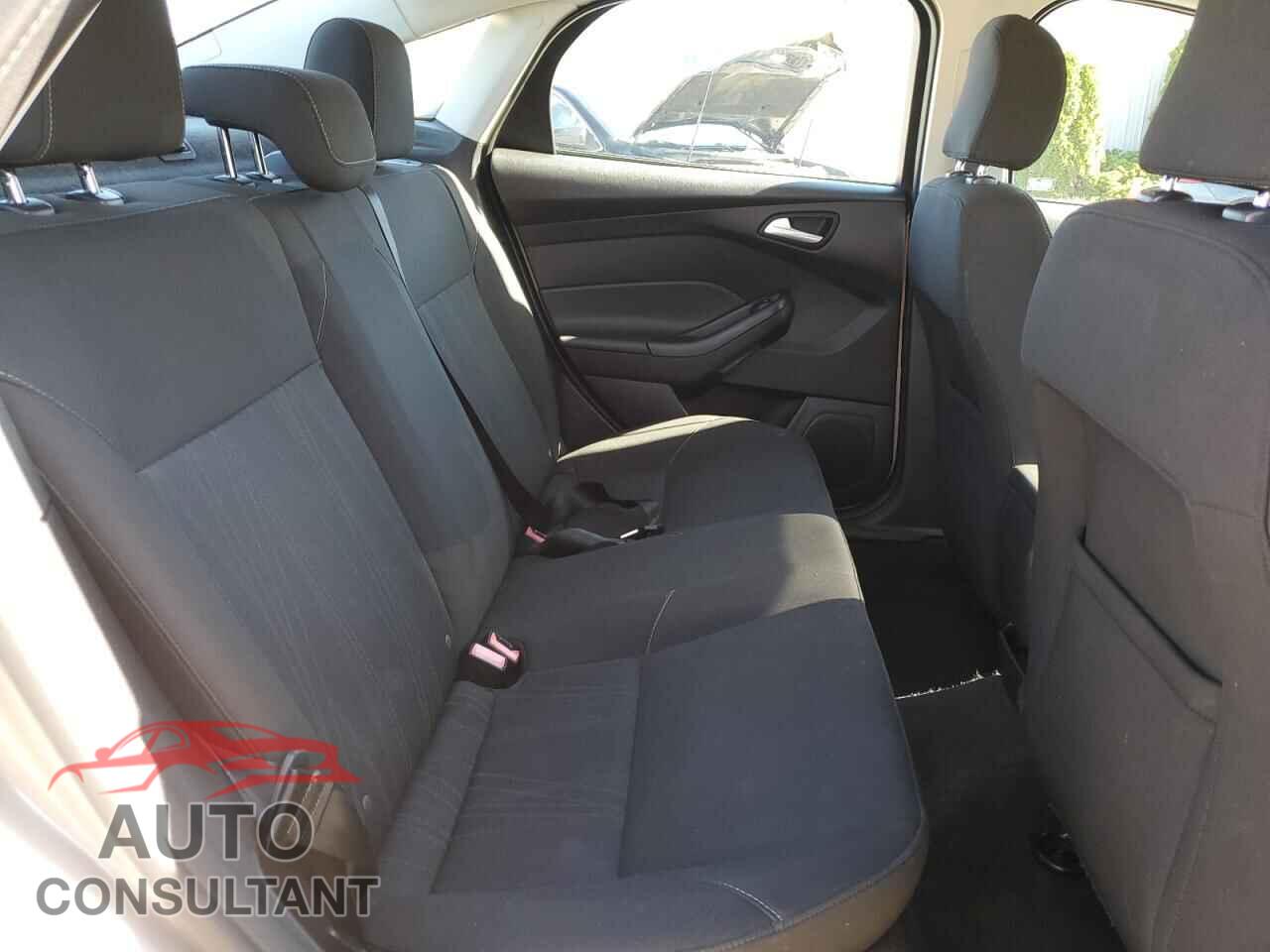 FORD FOCUS 2015 - 1FADP3F2XFL201067
