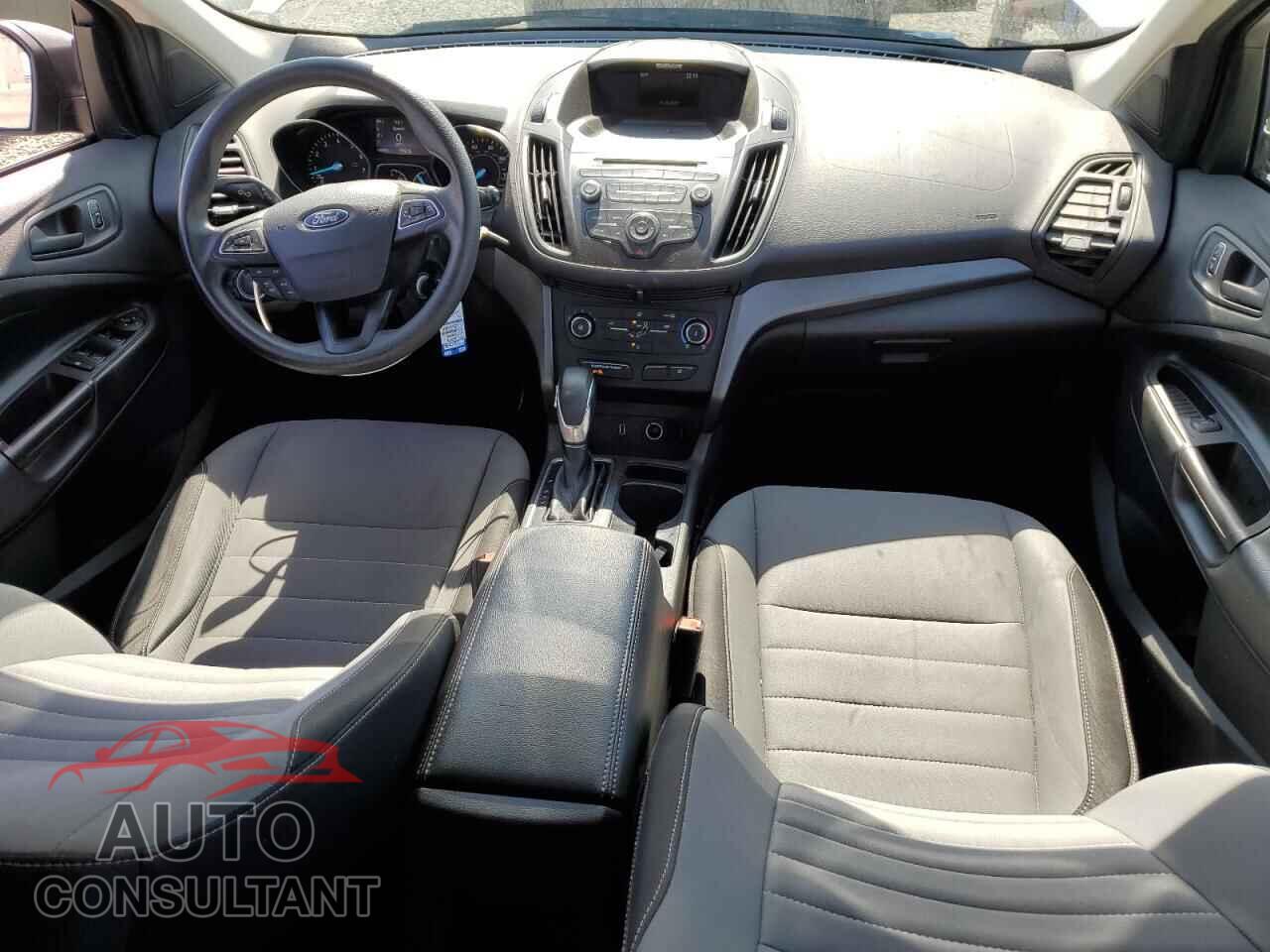 FORD ESCAPE 2017 - 1FMCU0F7XHUC67247