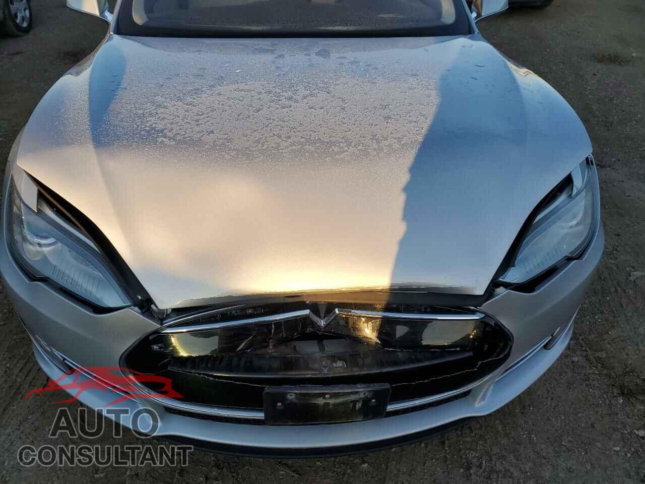 TESLA MODEL S 2014 - 5YJSA1H16EFP32411