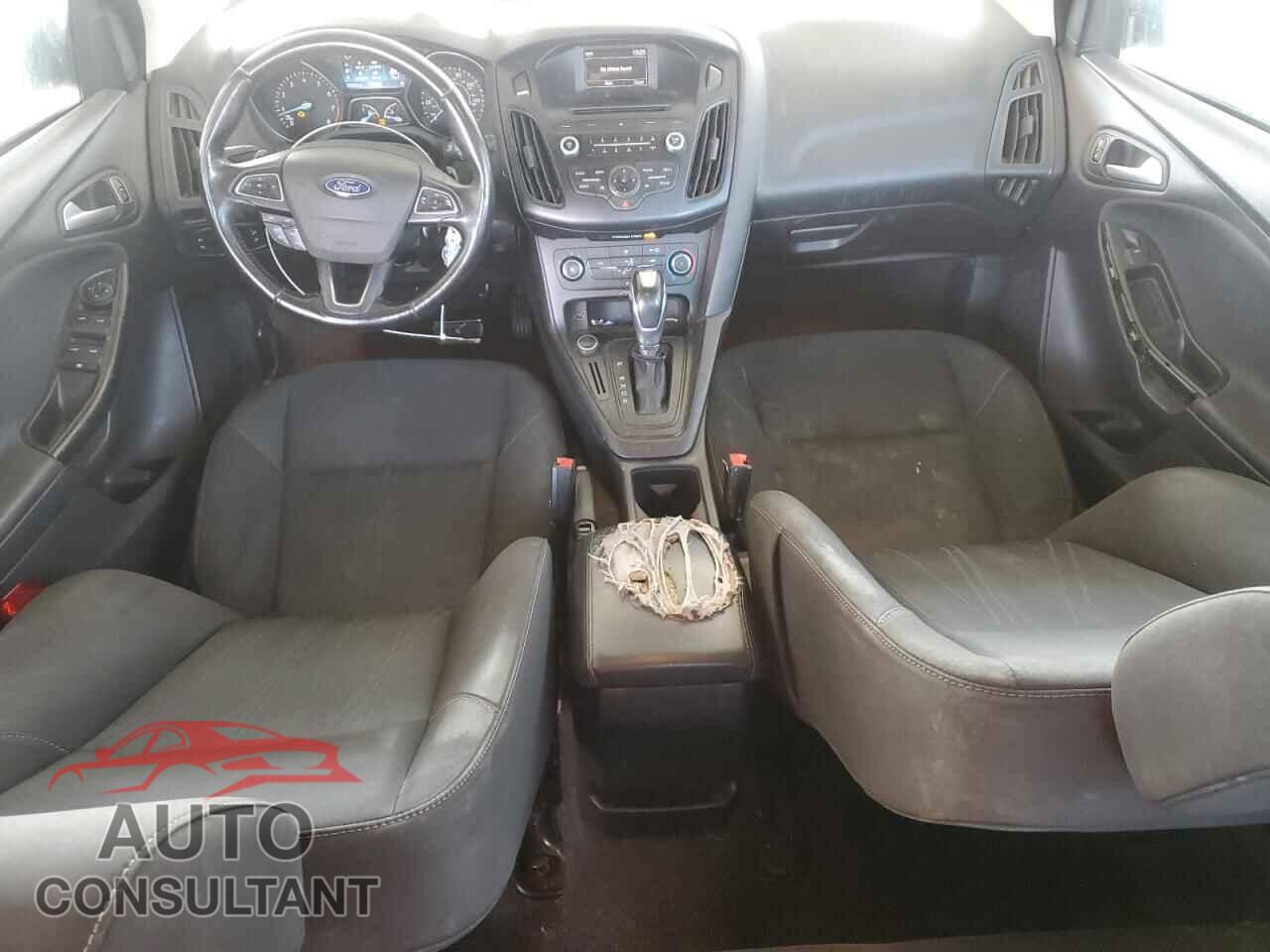 FORD FOCUS 2015 - 1FADP3F27FL211278