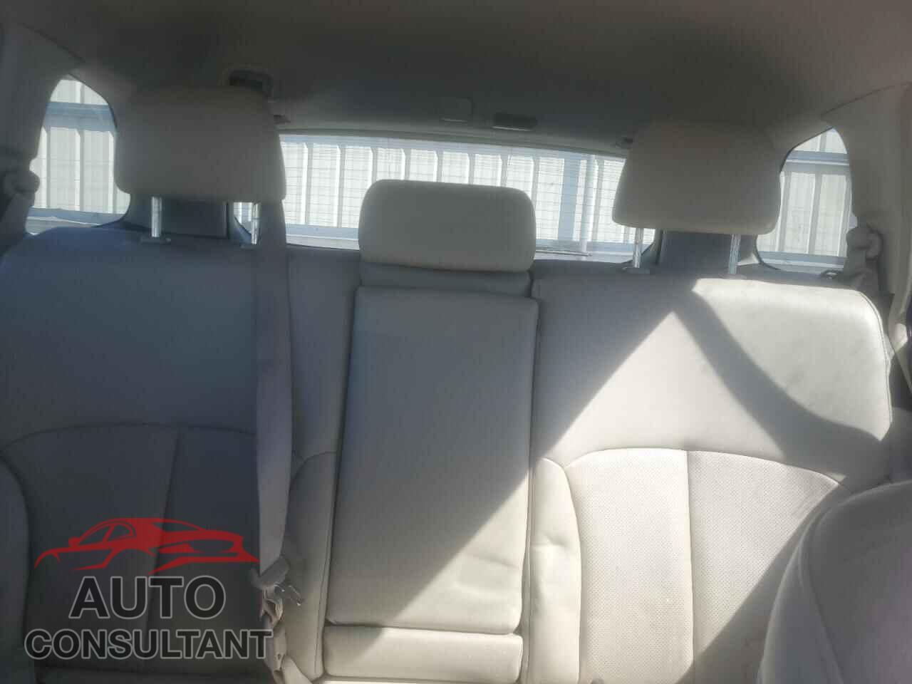SUBARU OUTBACK 2011 - 4S4BRBKC8B3340012