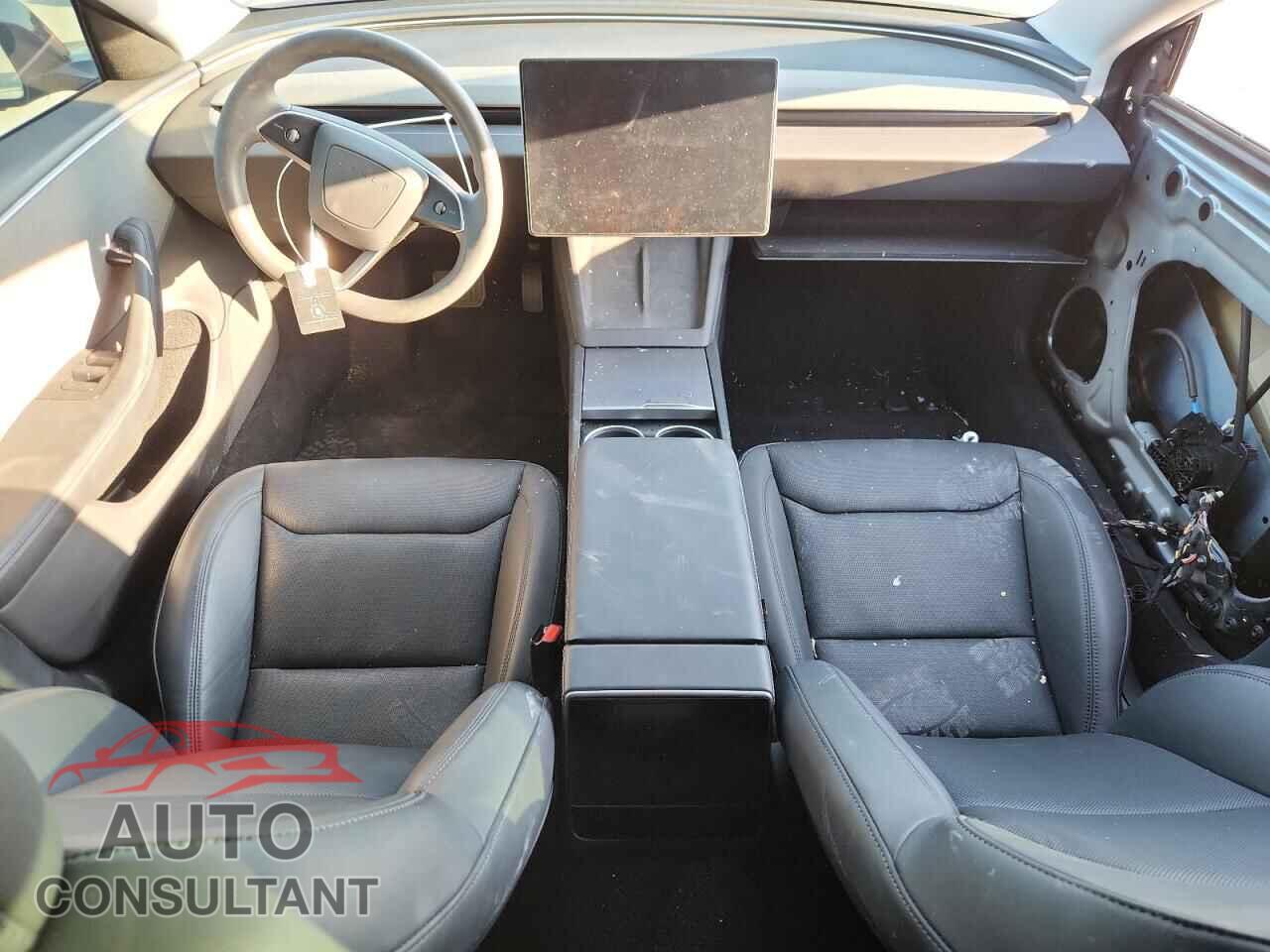 TESLA MODEL 3 2024 - 5YJ3E1EA4RF739974