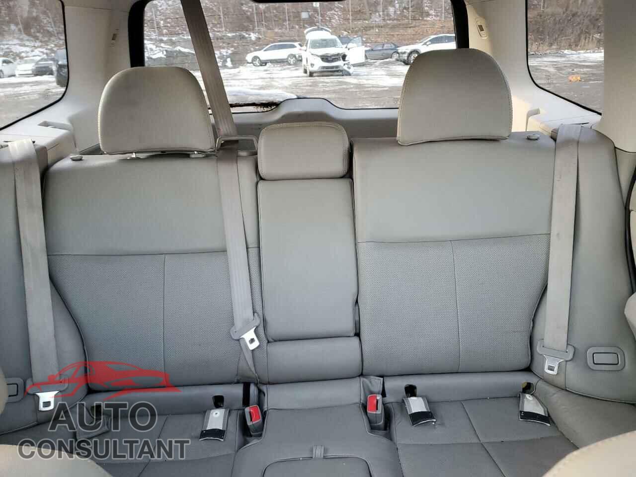 SUBARU FORESTER 2011 - JF2SHAEC9BH737035