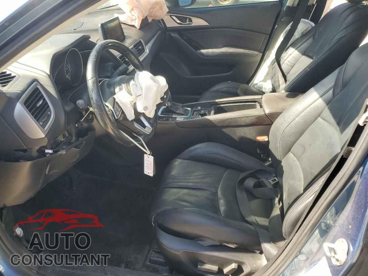 MAZDA 3 2017 - 3MZBN1V77HM124567