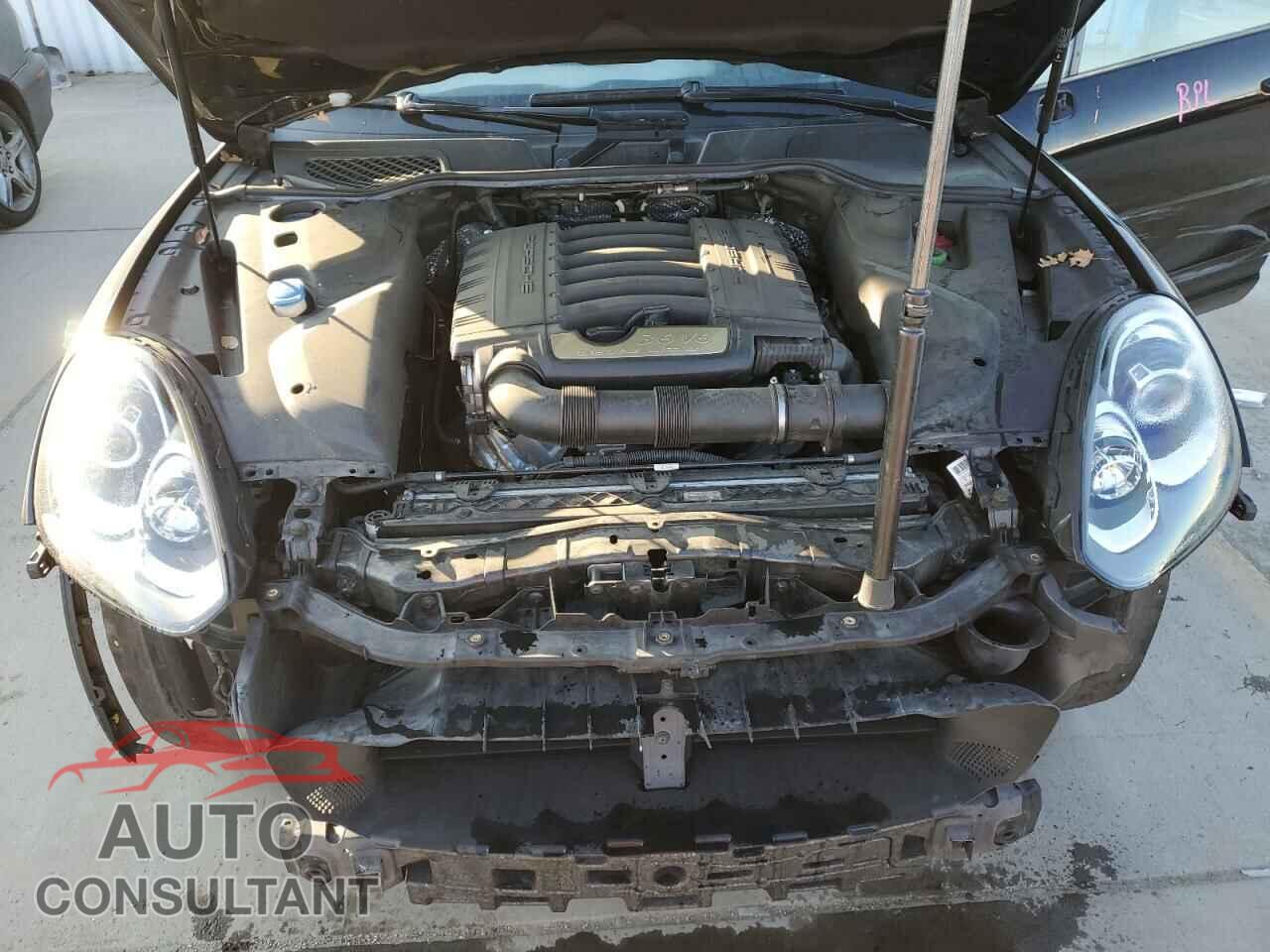 PORSCHE CAYENNE 2016 - WP1AA2A28GKA36433