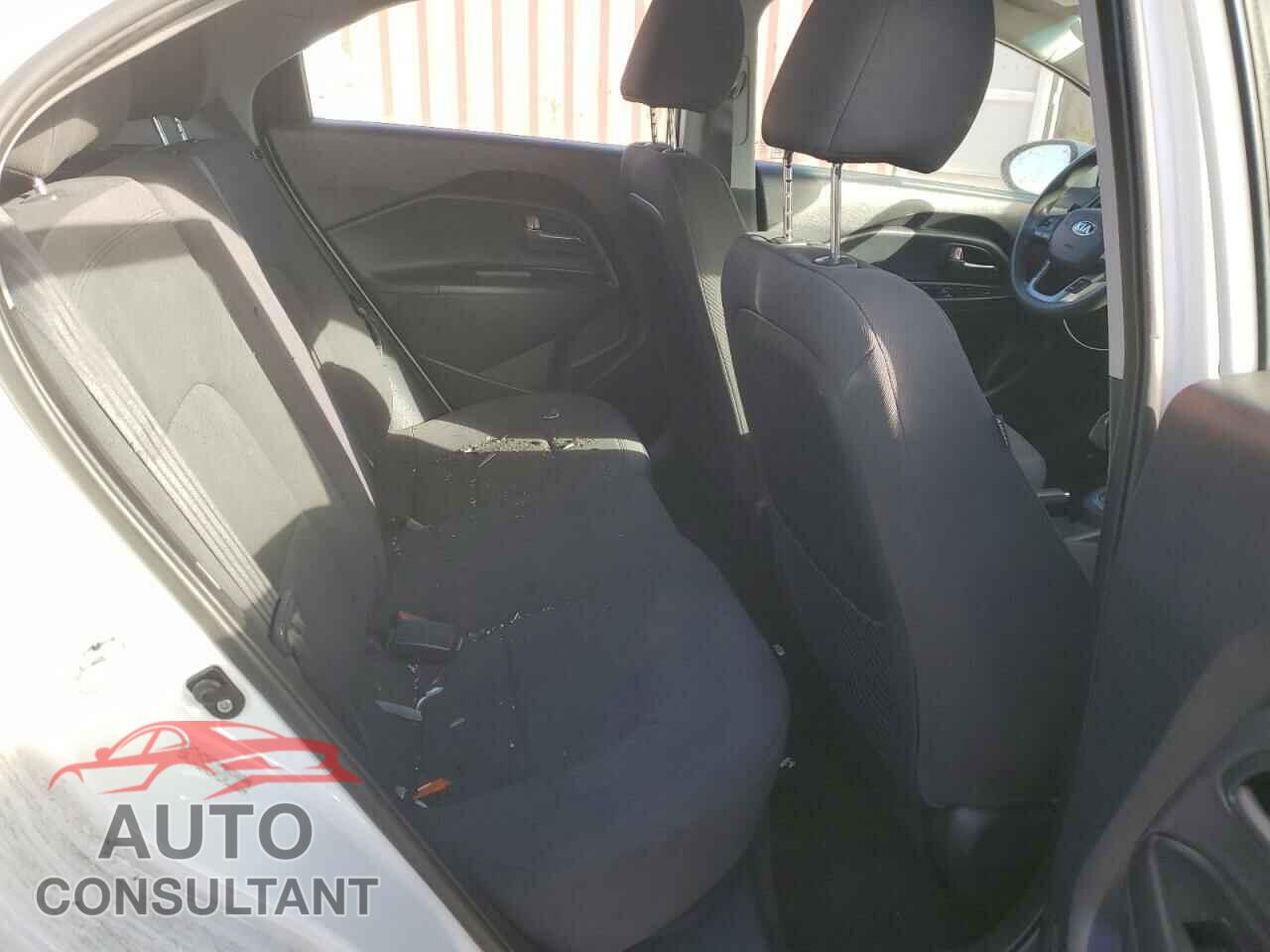 KIA RIO 2014 - KNADN5A36E6375580