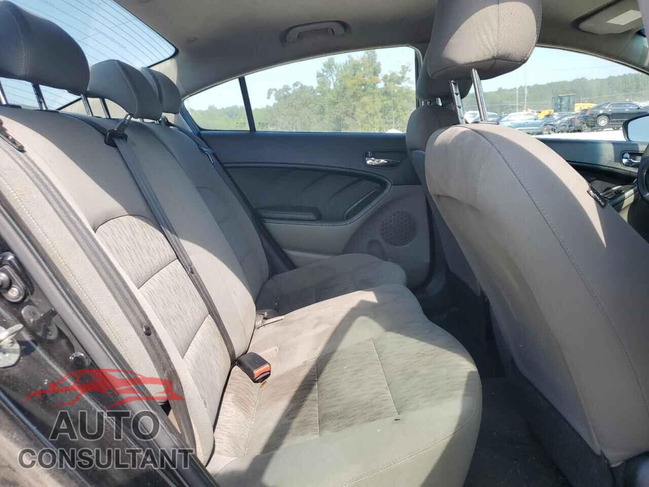 KIA FORTE 2015 - KNAFK4A67F5320522