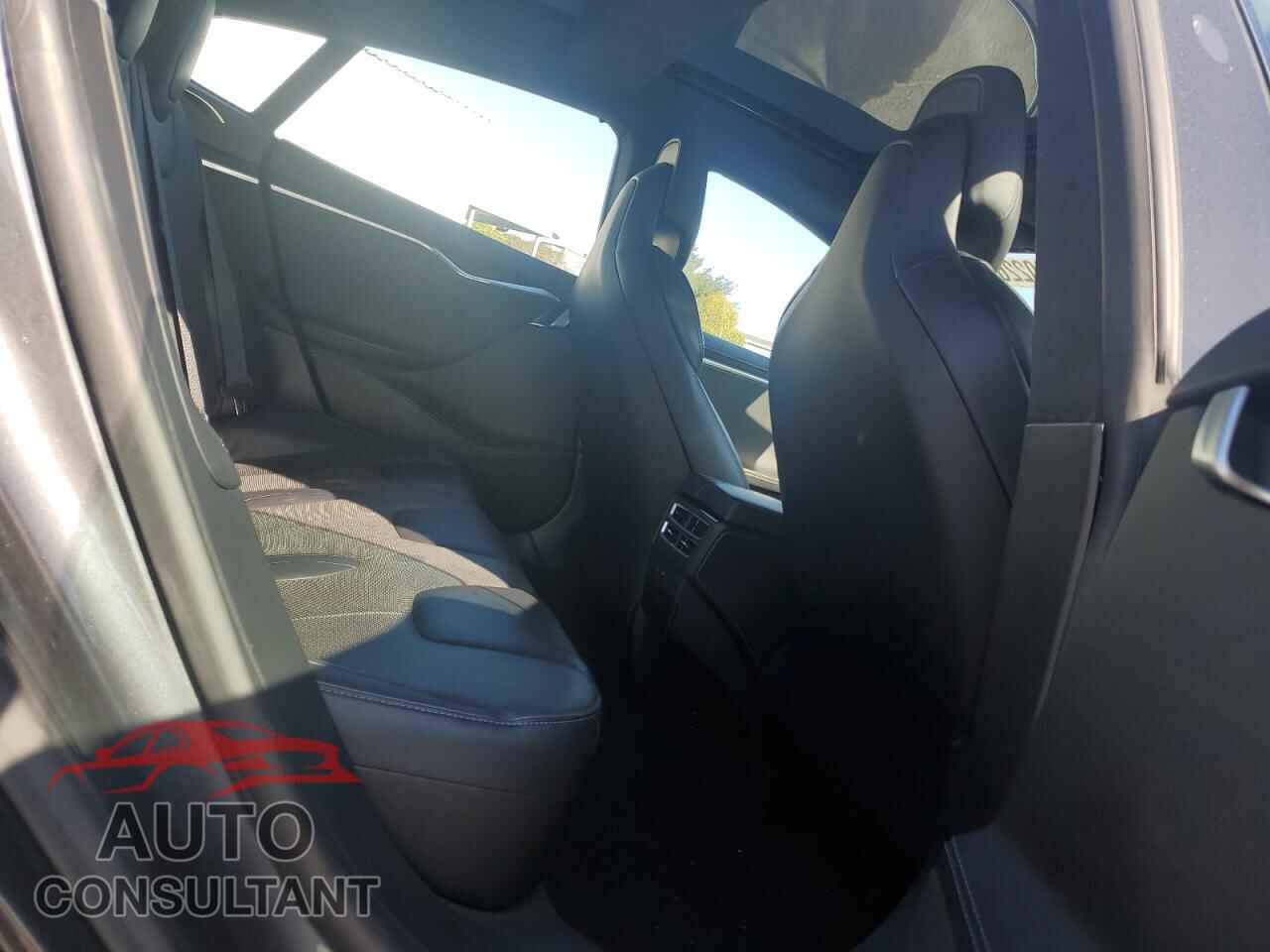 TESLA MODEL S 2017 - 5YJSA1E2XHF187640