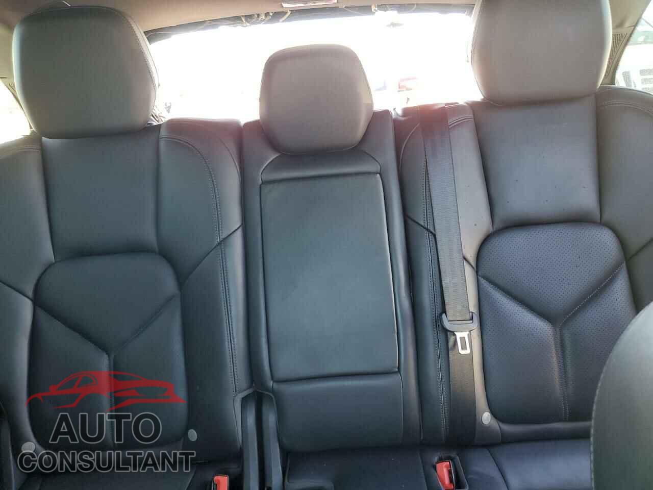 PORSCHE CAYENNE 2016 - WP1AA2A21GLA02067
