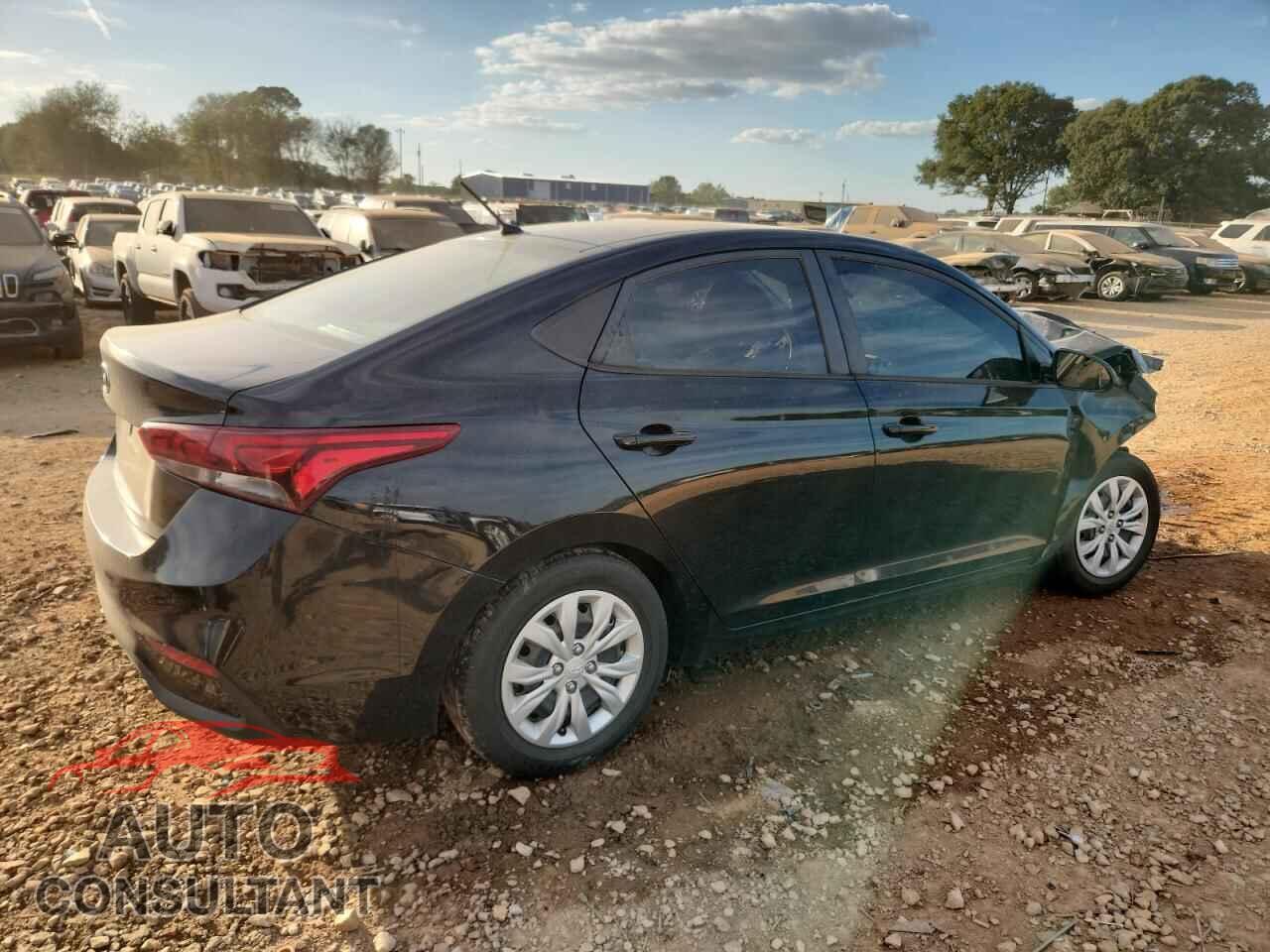 HYUNDAI ACCENT 2018 - 3KPC24A37JE025719