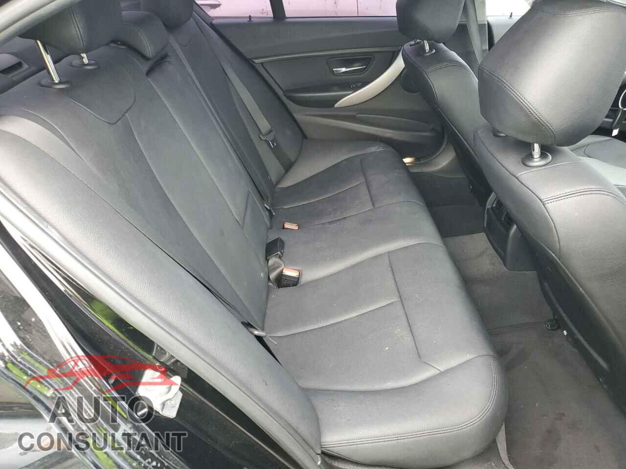 BMW 3 SERIES 2016 - WBA8E1G57GNU11319