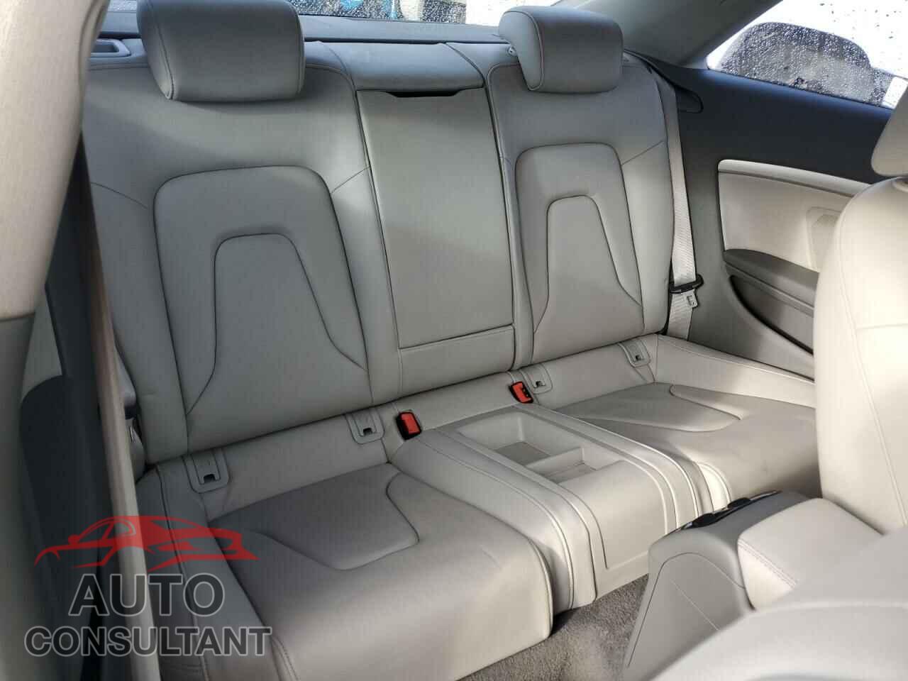 AUDI A5 2013 - WAULFAFR4DA047357