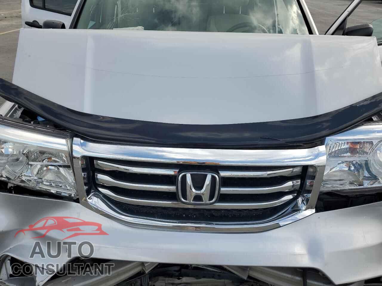 HONDA PILOT 2015 - 5FNYF4H28FB040075
