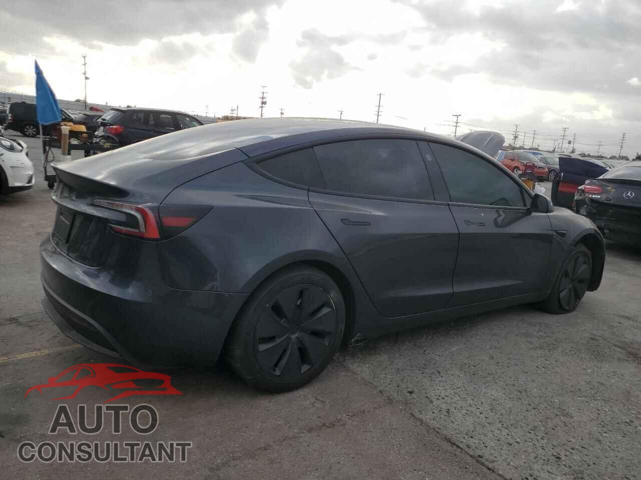 TESLA MODEL 3 2024 - 5YJ3E1EA3RF740971