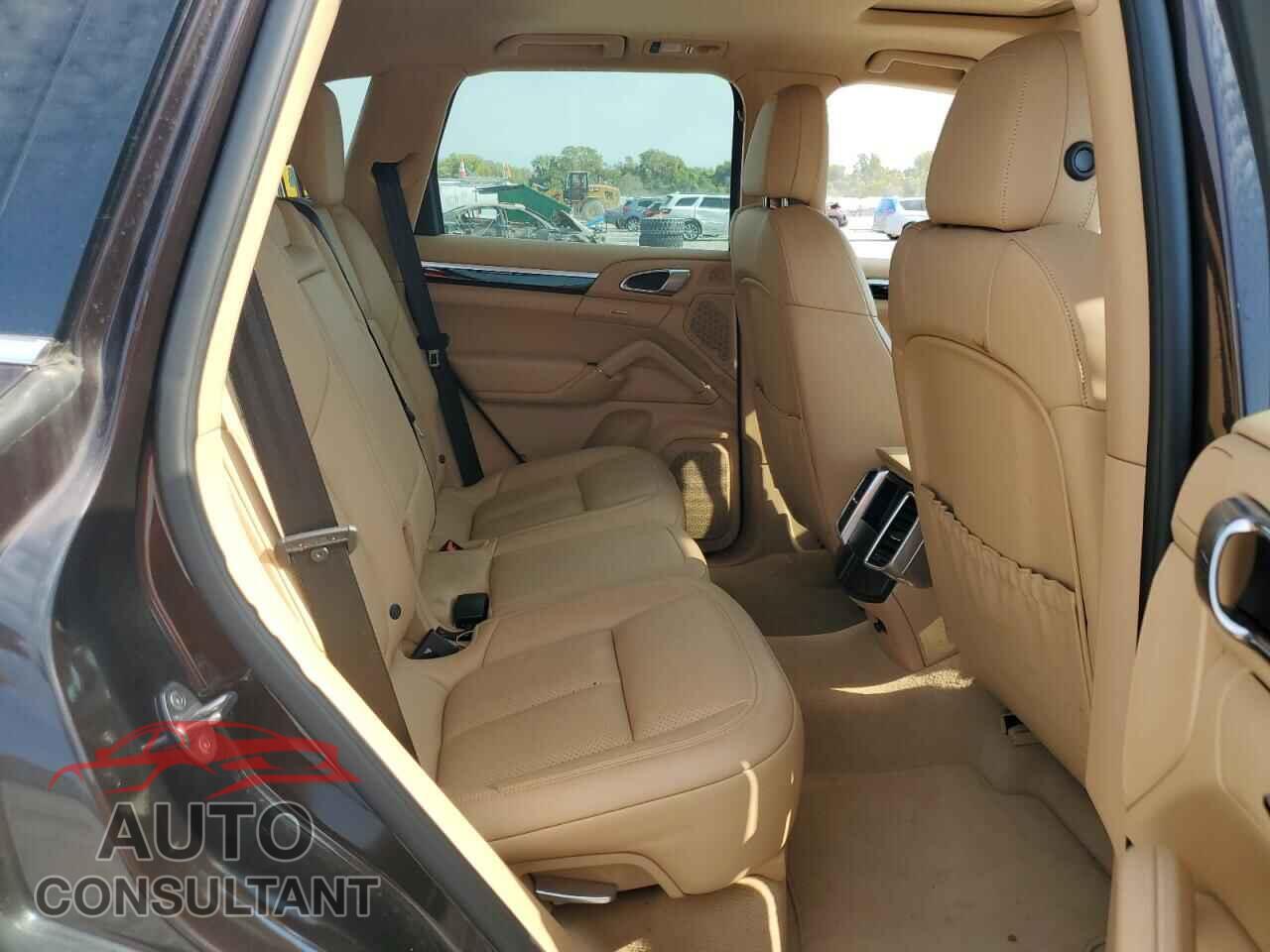 PORSCHE CAYENNE 2016 - WP1AA2A29GLA04312