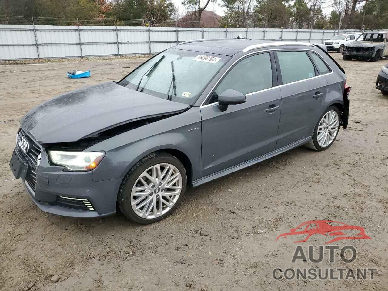 AUDI A3 2018 - WAUTPBFF9JA057449