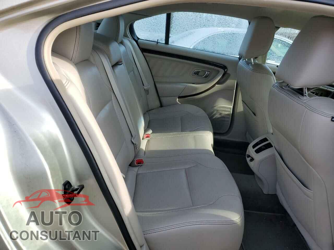 FORD TAURUS 2011 - 1FAHP2FW3BG124057
