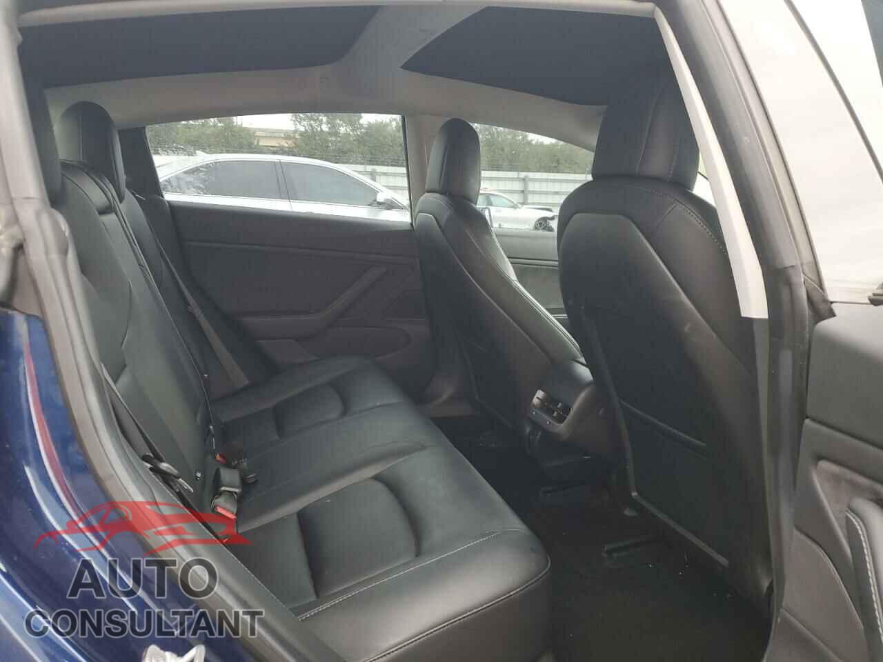 TESLA MODEL 3 2018 - 5YJ3E1EA9JF038111