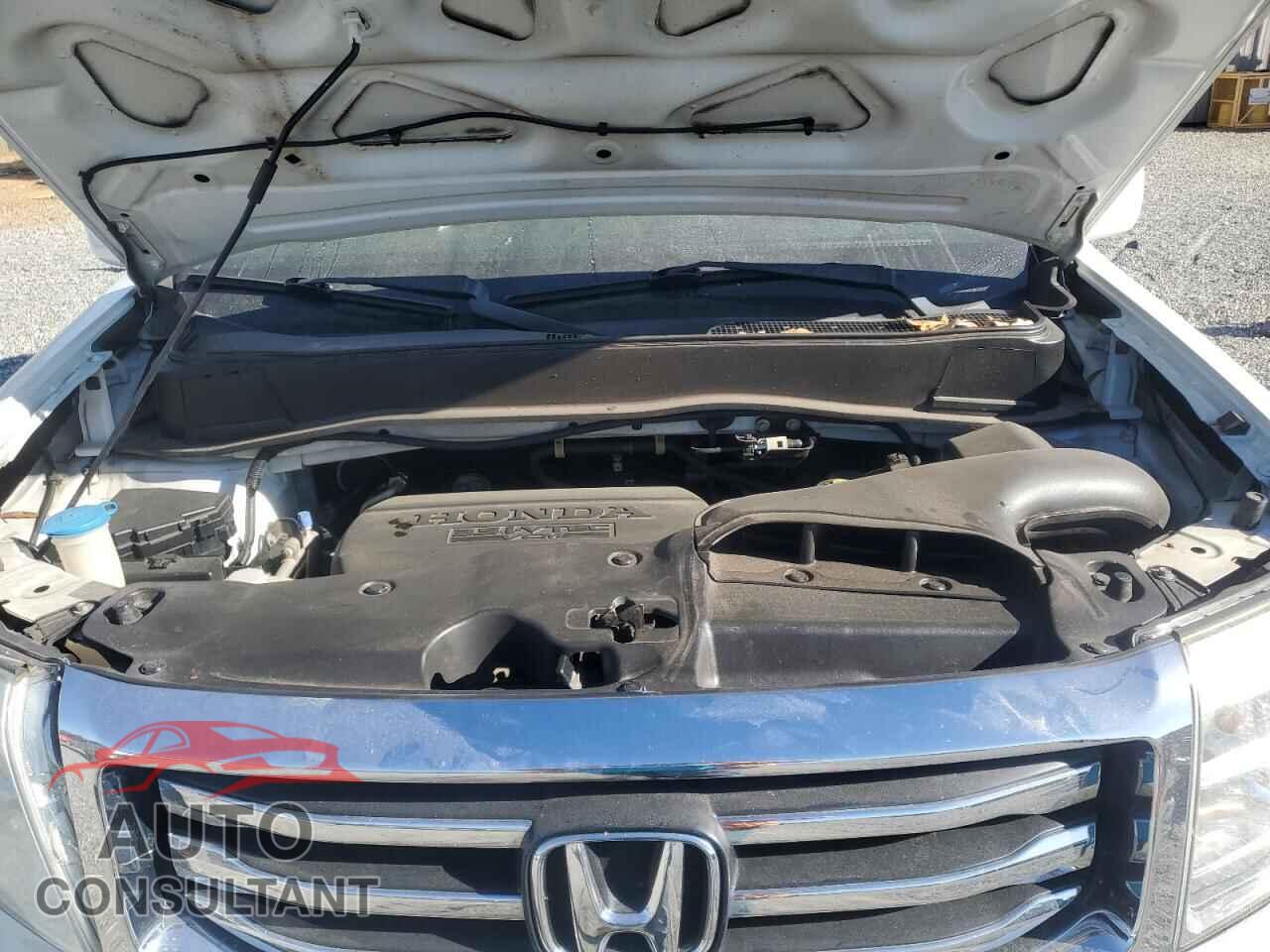 HONDA PILOT 2015 - 5FNYF4H90FB044201